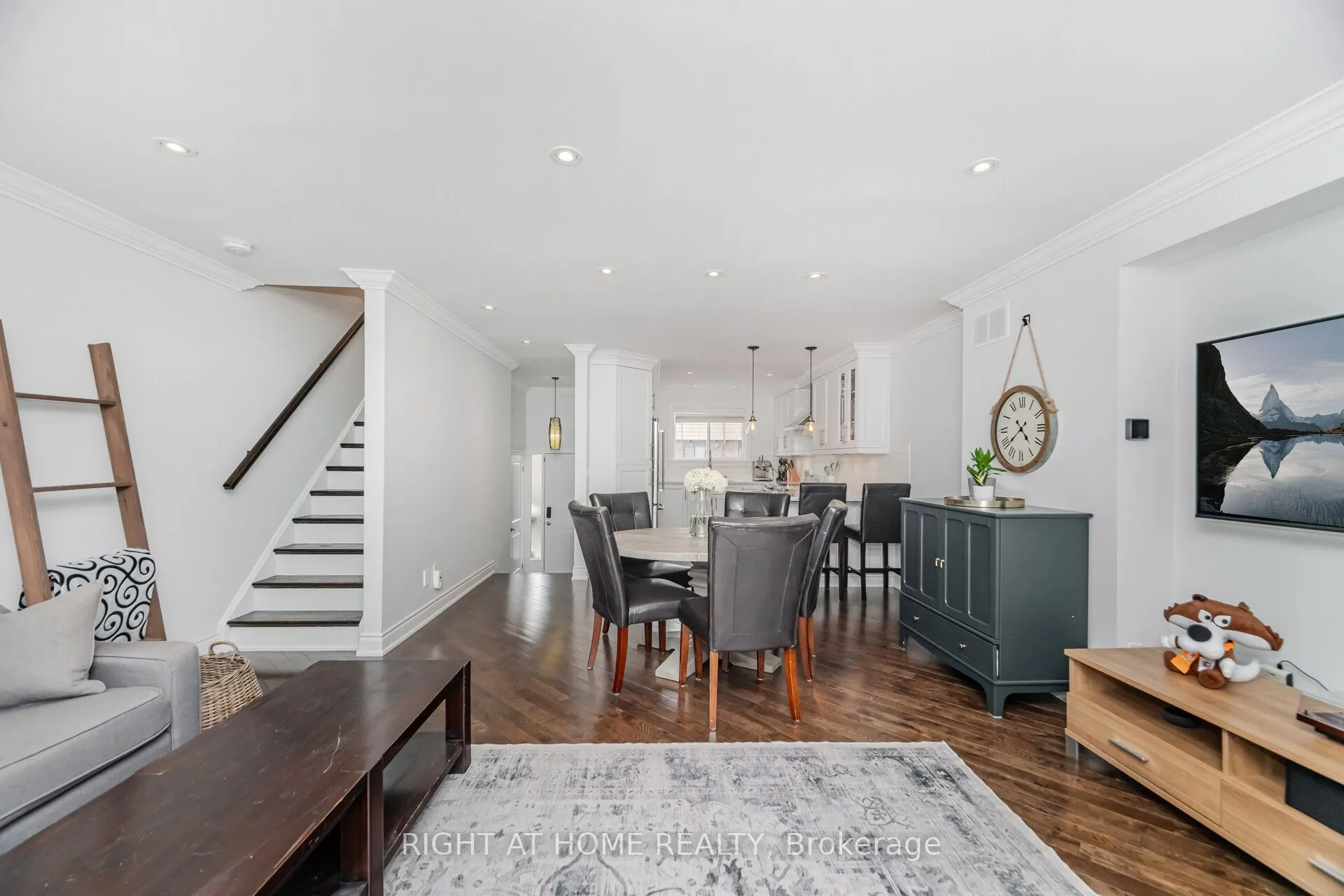 1520 Sixth Line, #20