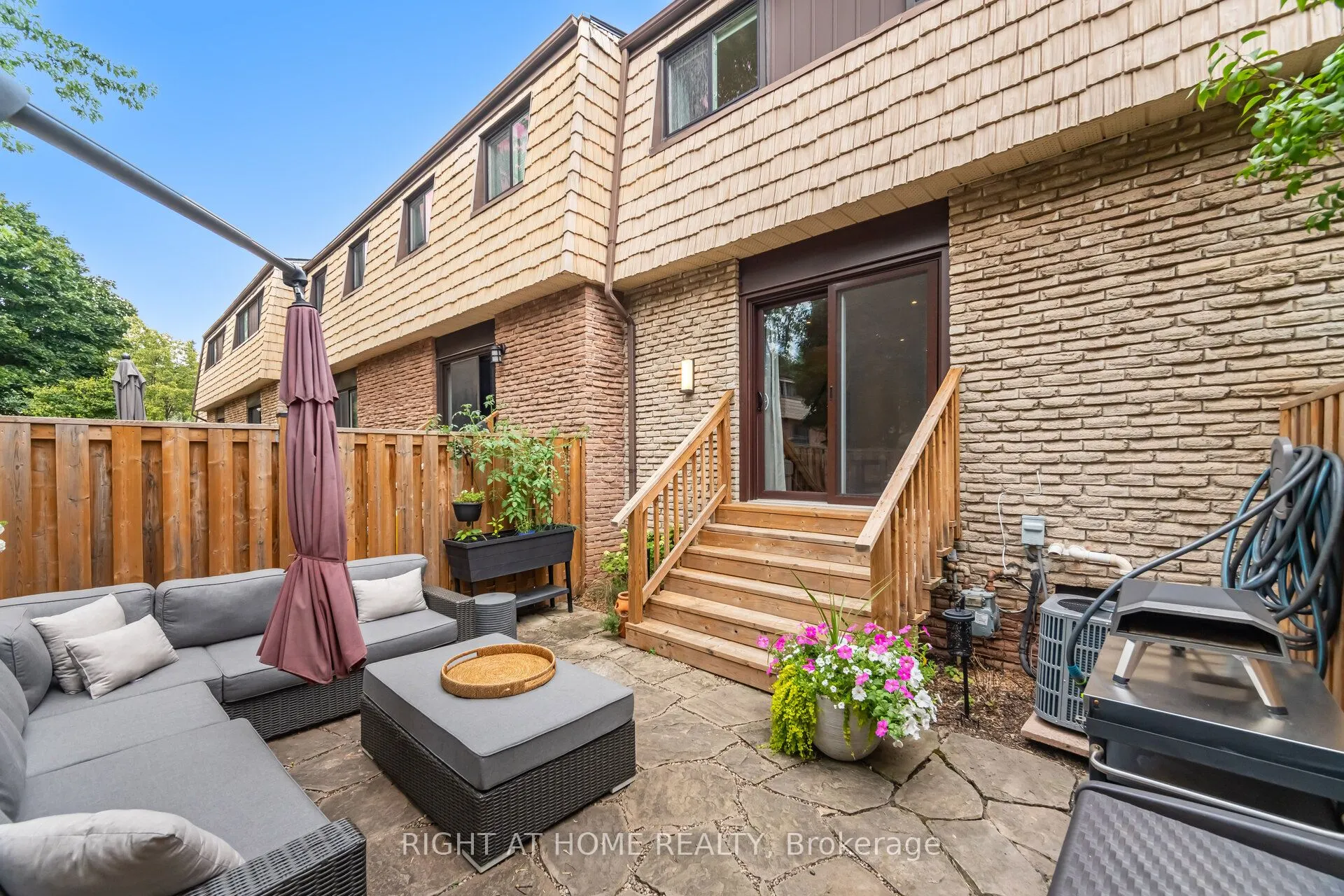 1520 Sixth Line, #20