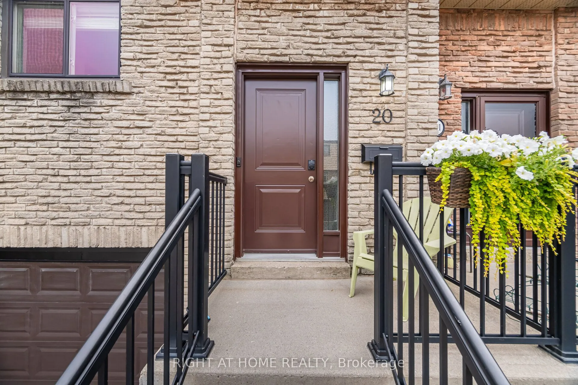 1520 Sixth Line, #20