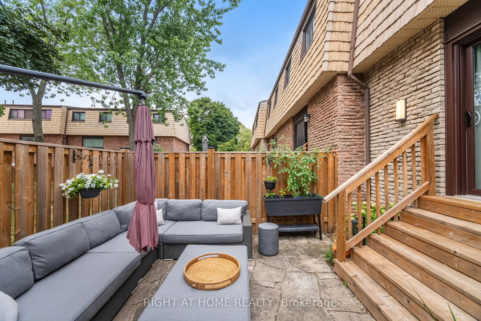 1520 Sixth Line, #20