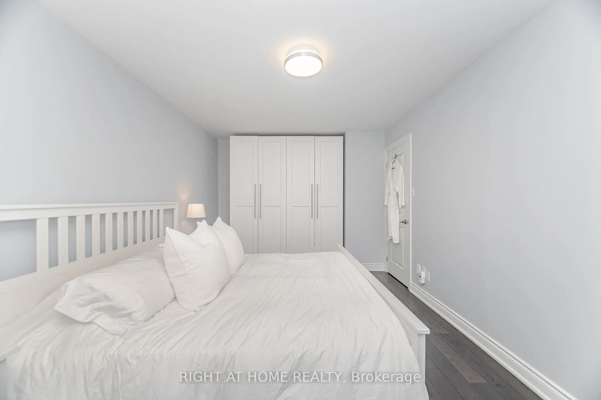 1520 Sixth Line, #20