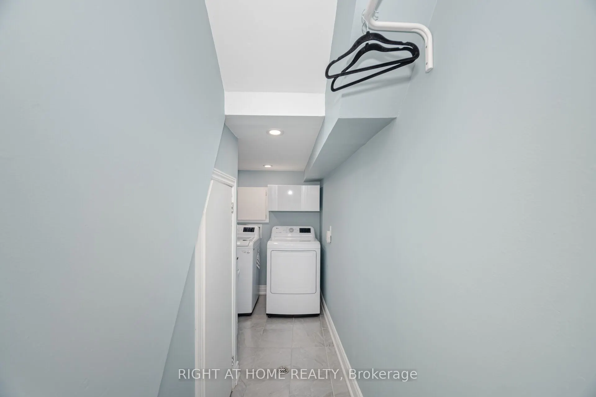 1520 Sixth Line, #20
