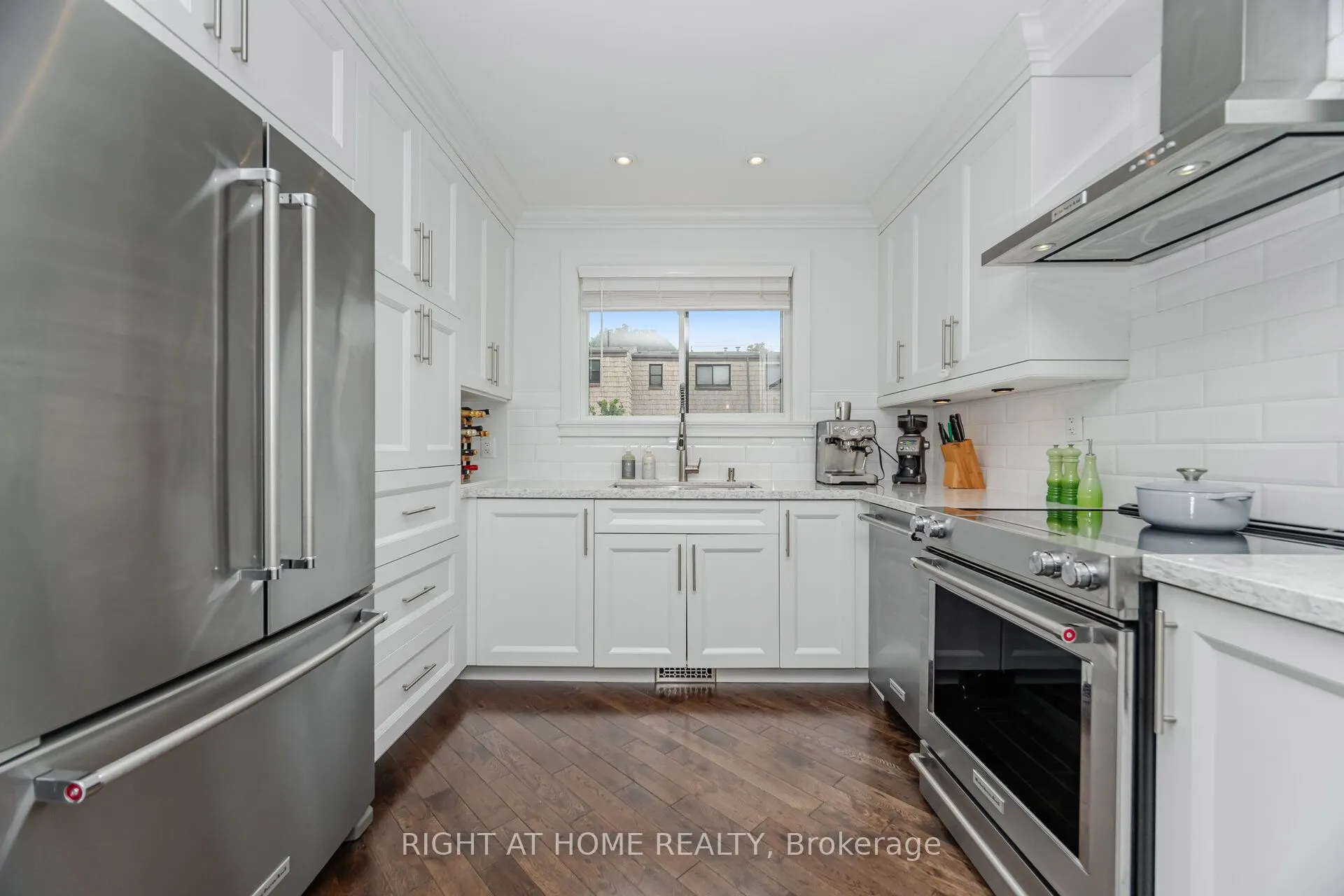 1520 Sixth Line, #20
