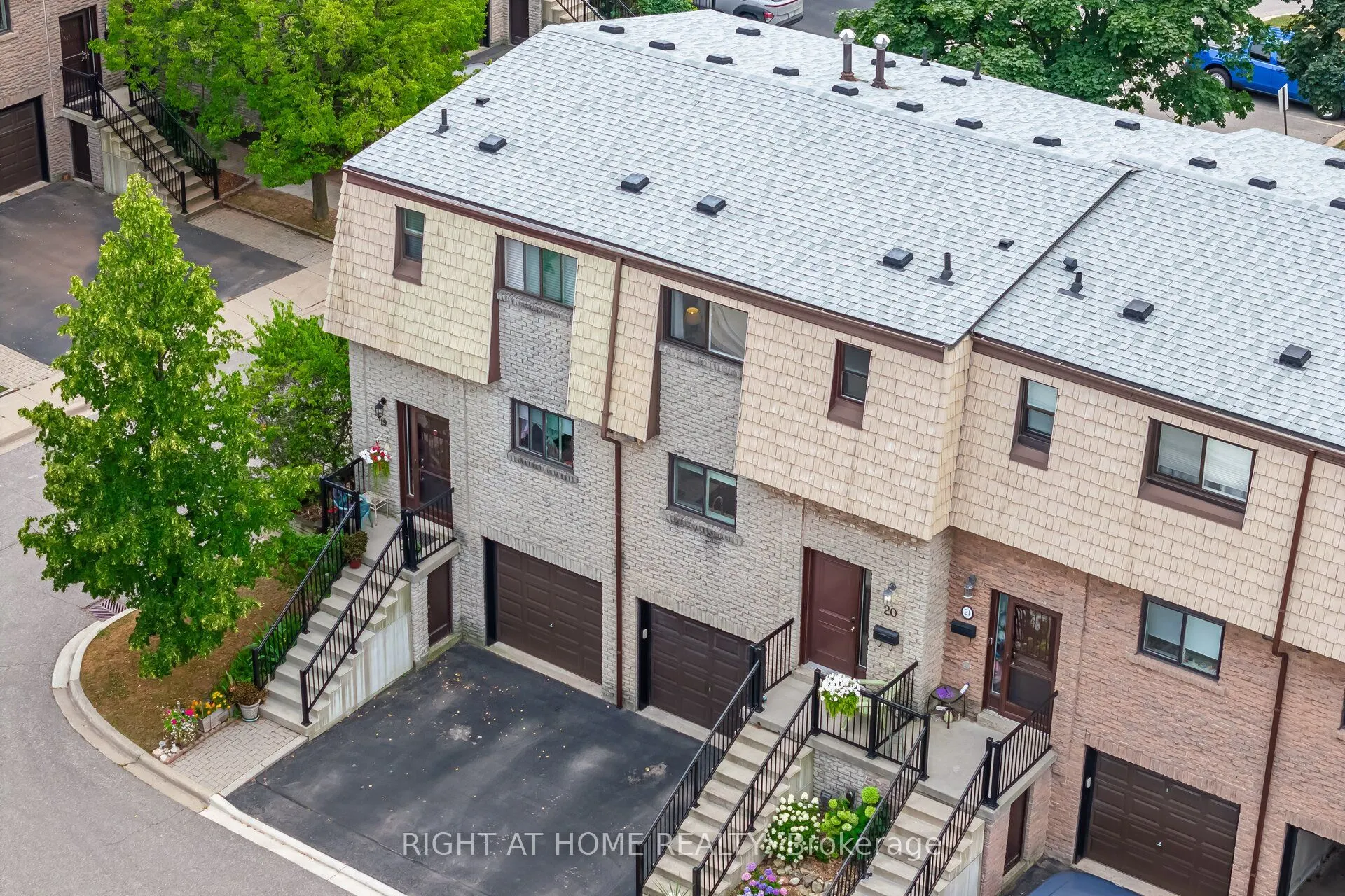 1520 Sixth Line, #20