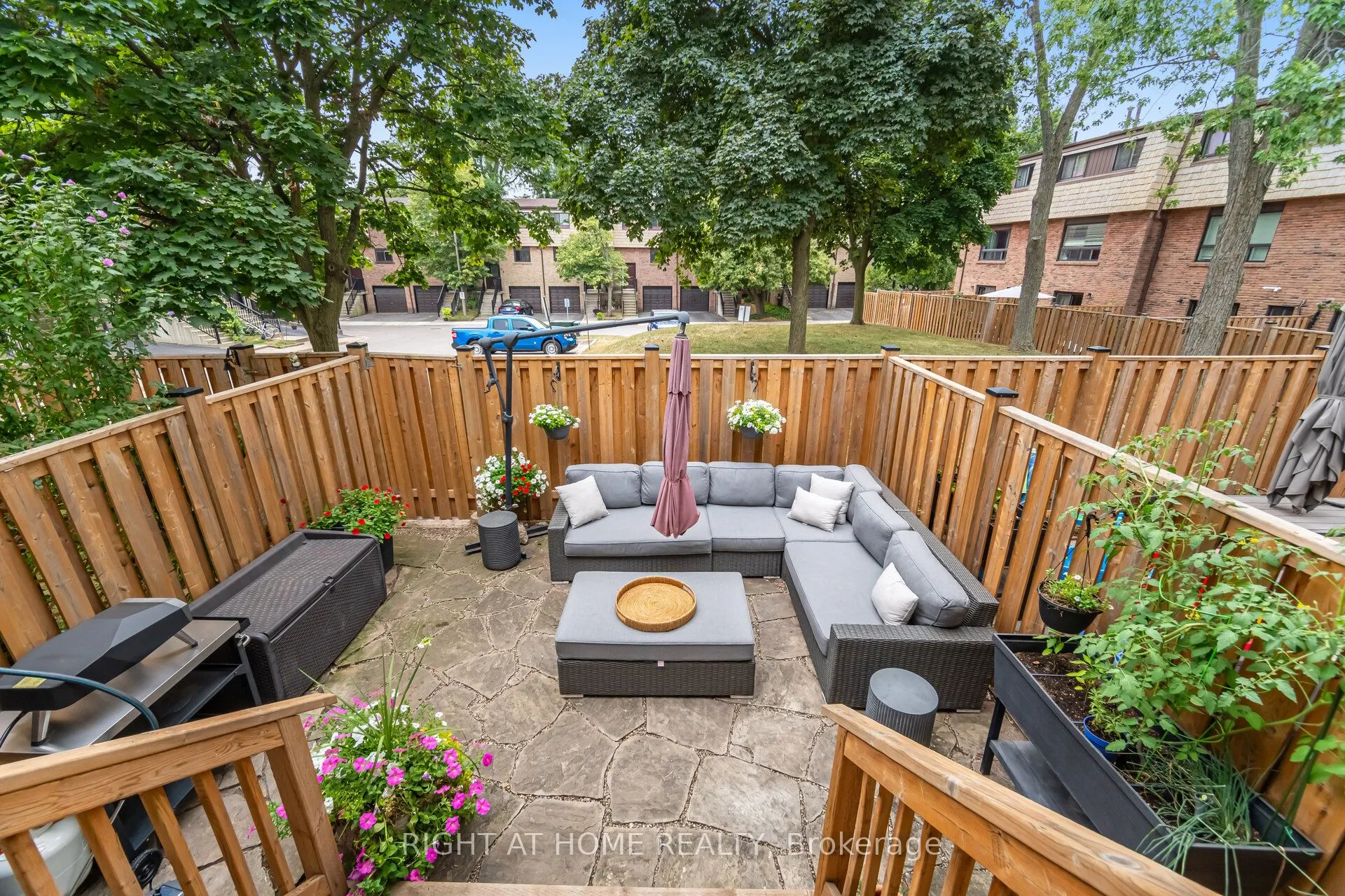 1520 Sixth Line, #20
