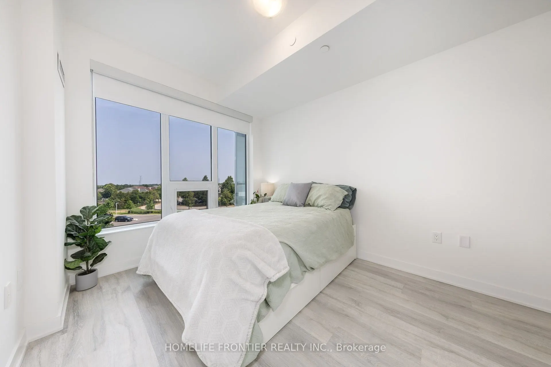 4655 Metcalfe Avenue, #406