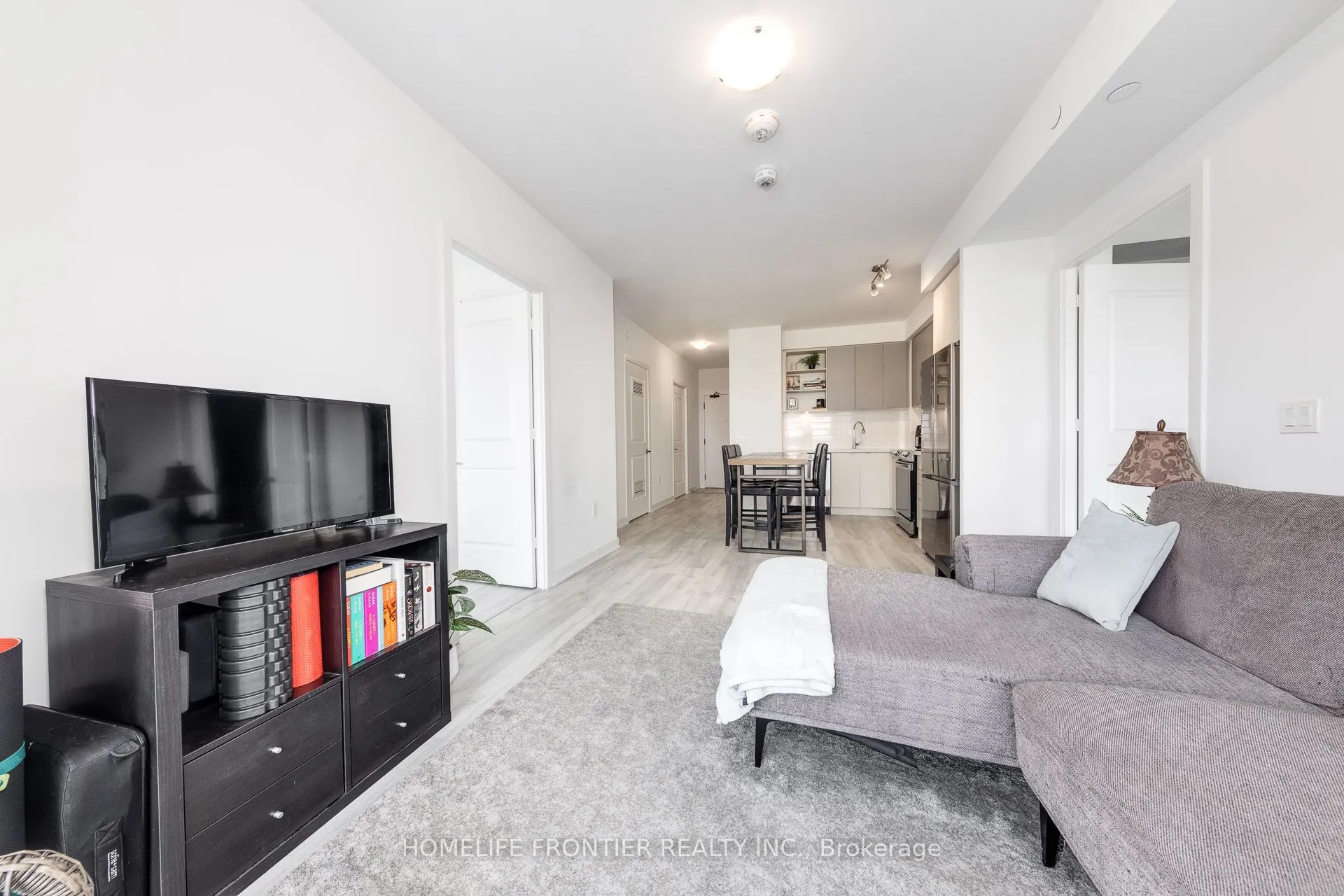 4655 Metcalfe Avenue, #406