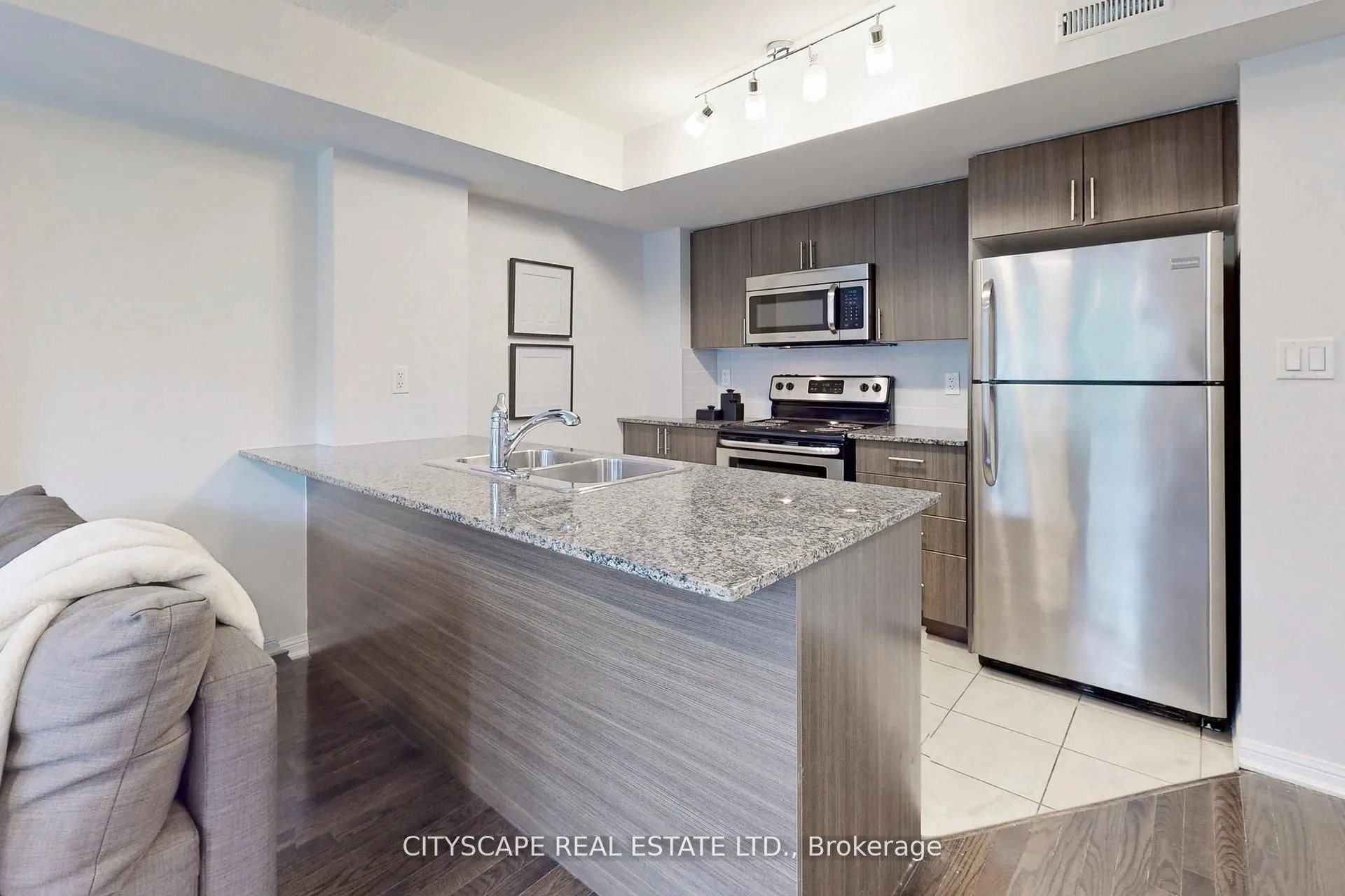 10 Foundry Avenue, #135