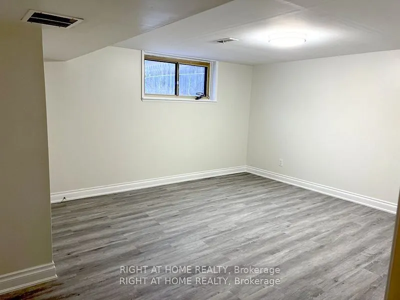 20 Omagh (Lower Level) Avenue