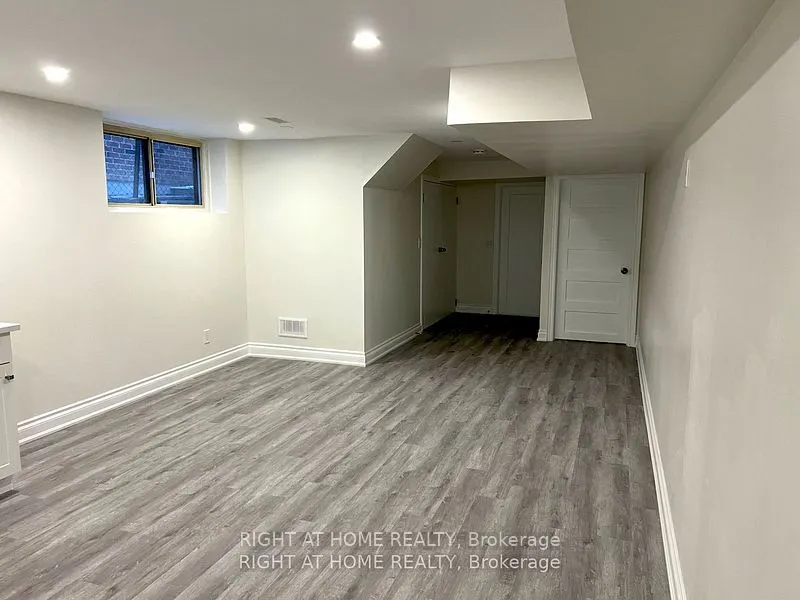 20 Omagh (Lower Level) Avenue