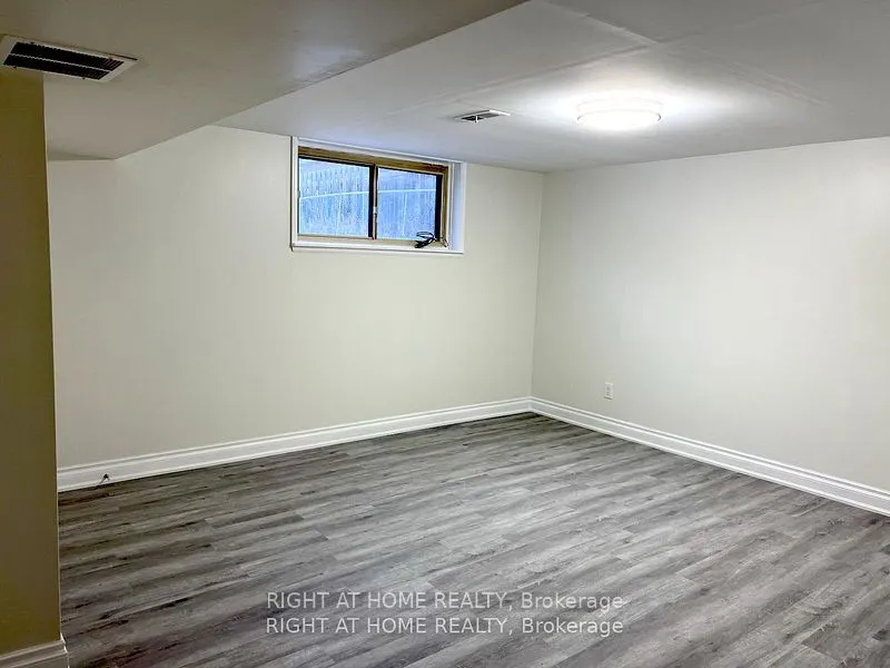 20 Omagh (Lower Level) Avenue