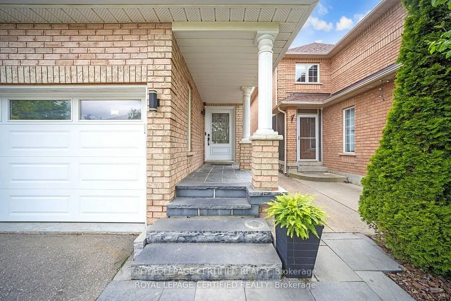 73 Headwater Road
