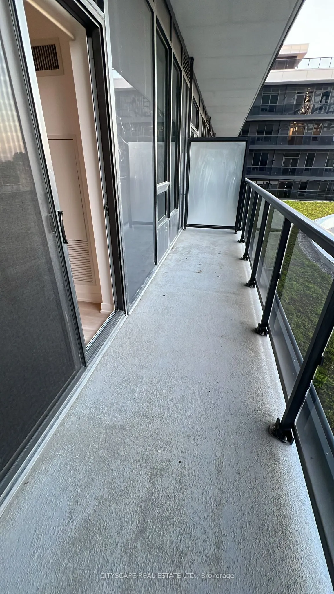 5105 HURONTARIO Street, #438