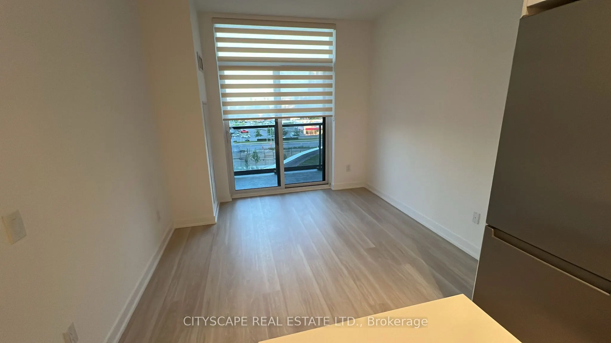 5105 HURONTARIO Street, #438