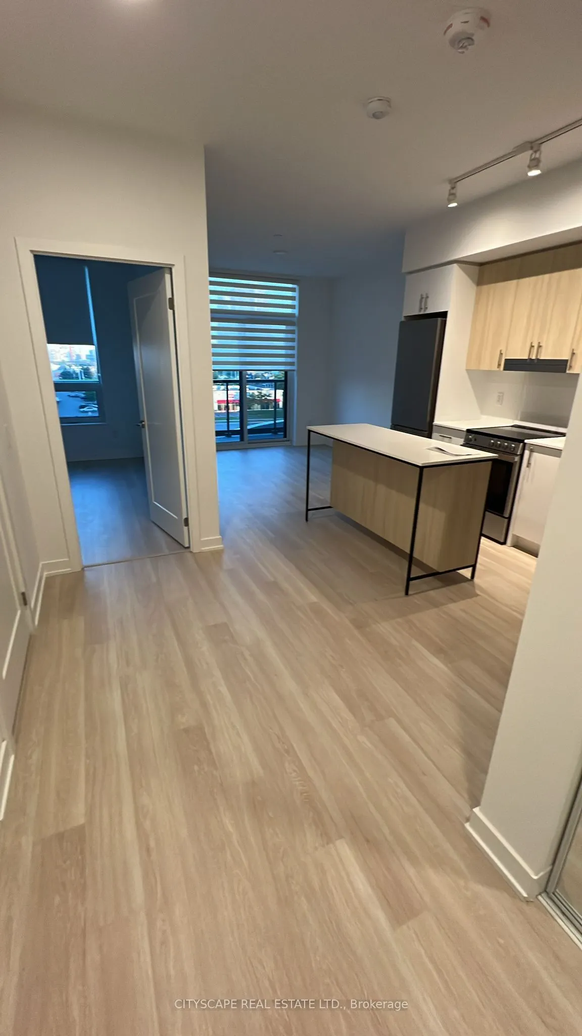 5105 HURONTARIO Street, #438