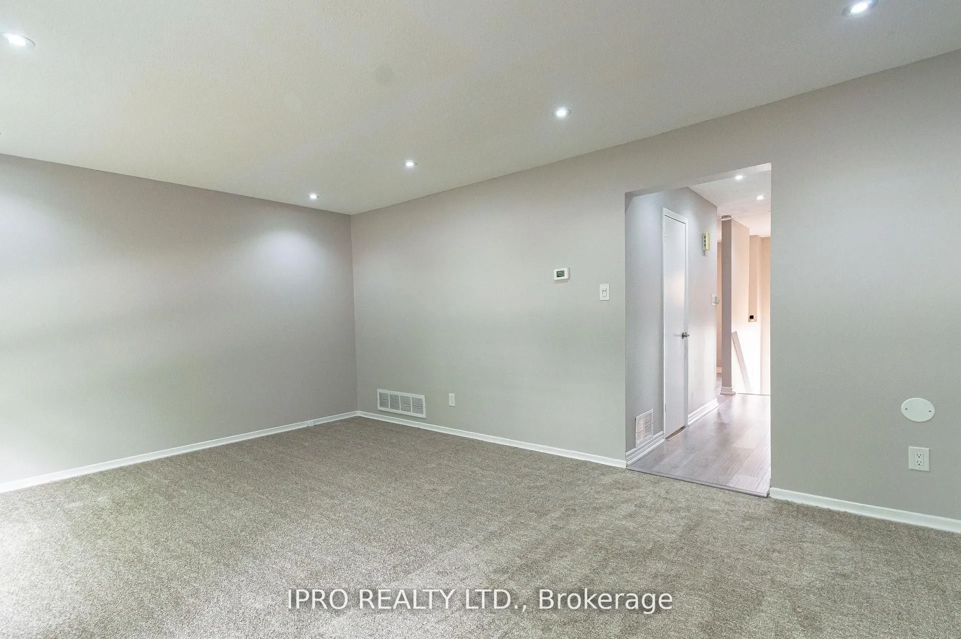 16 Franklin Court, #11