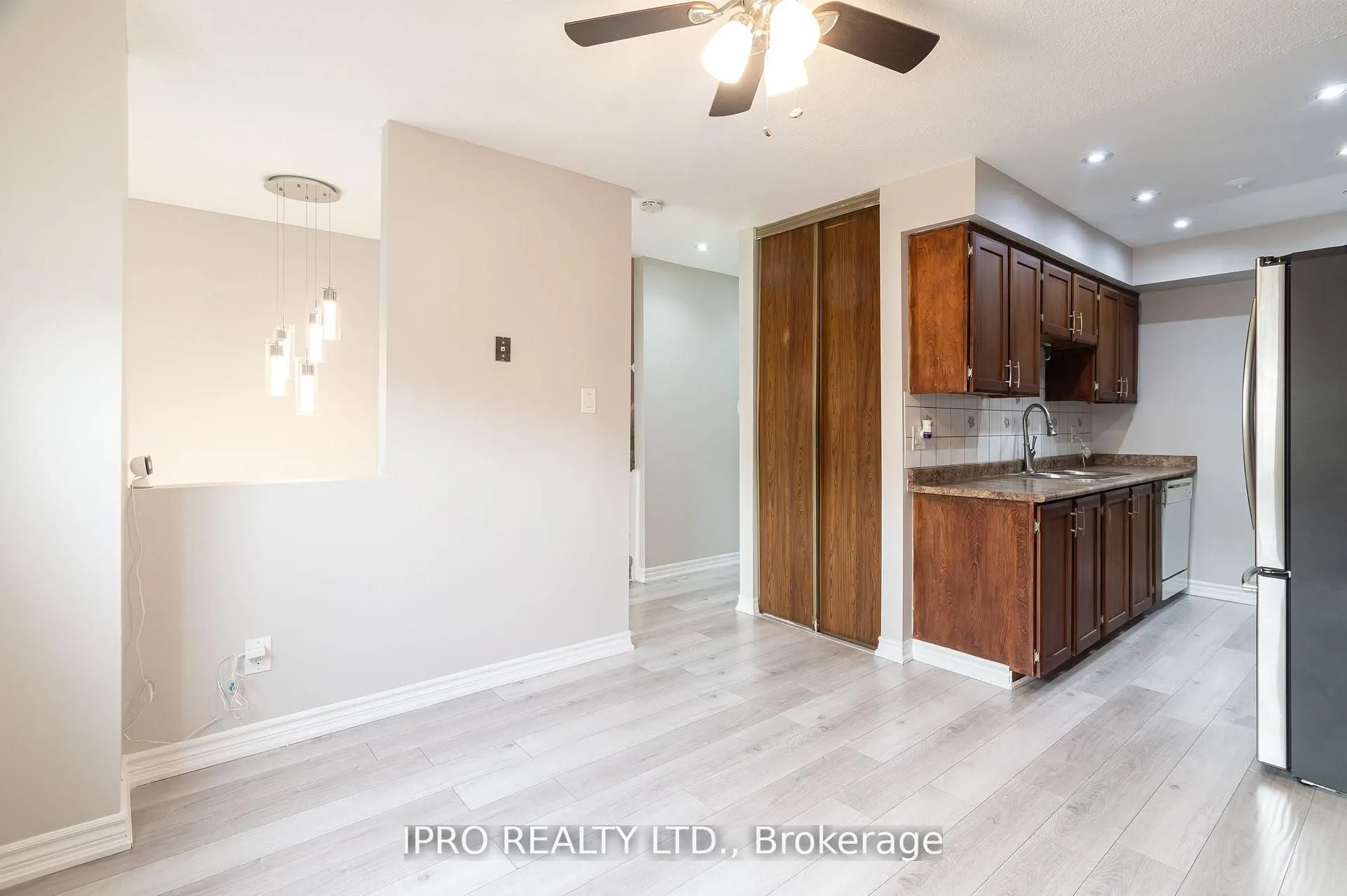 16 Franklin Court, #11