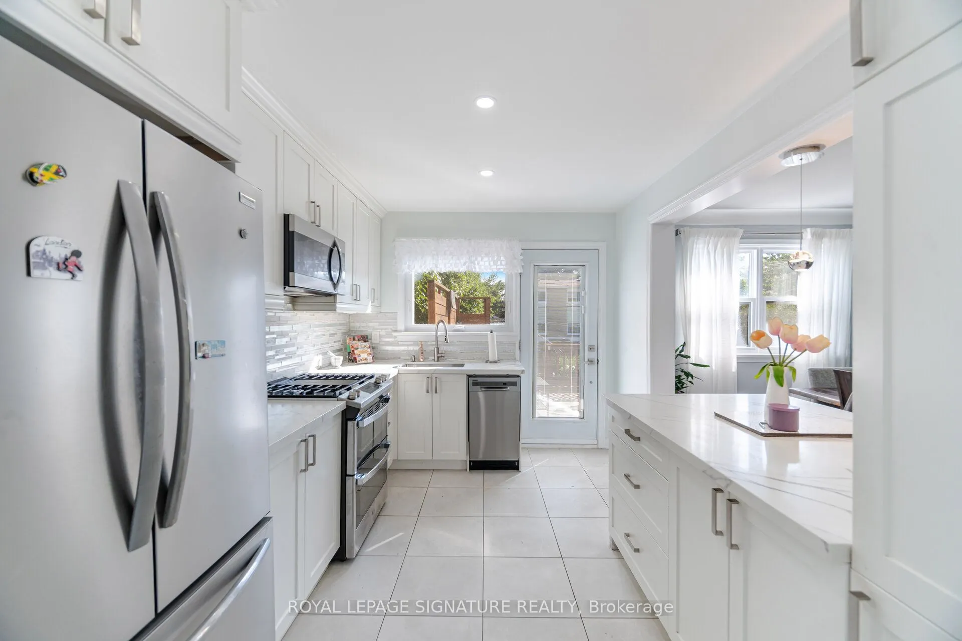 596 Appleby Line