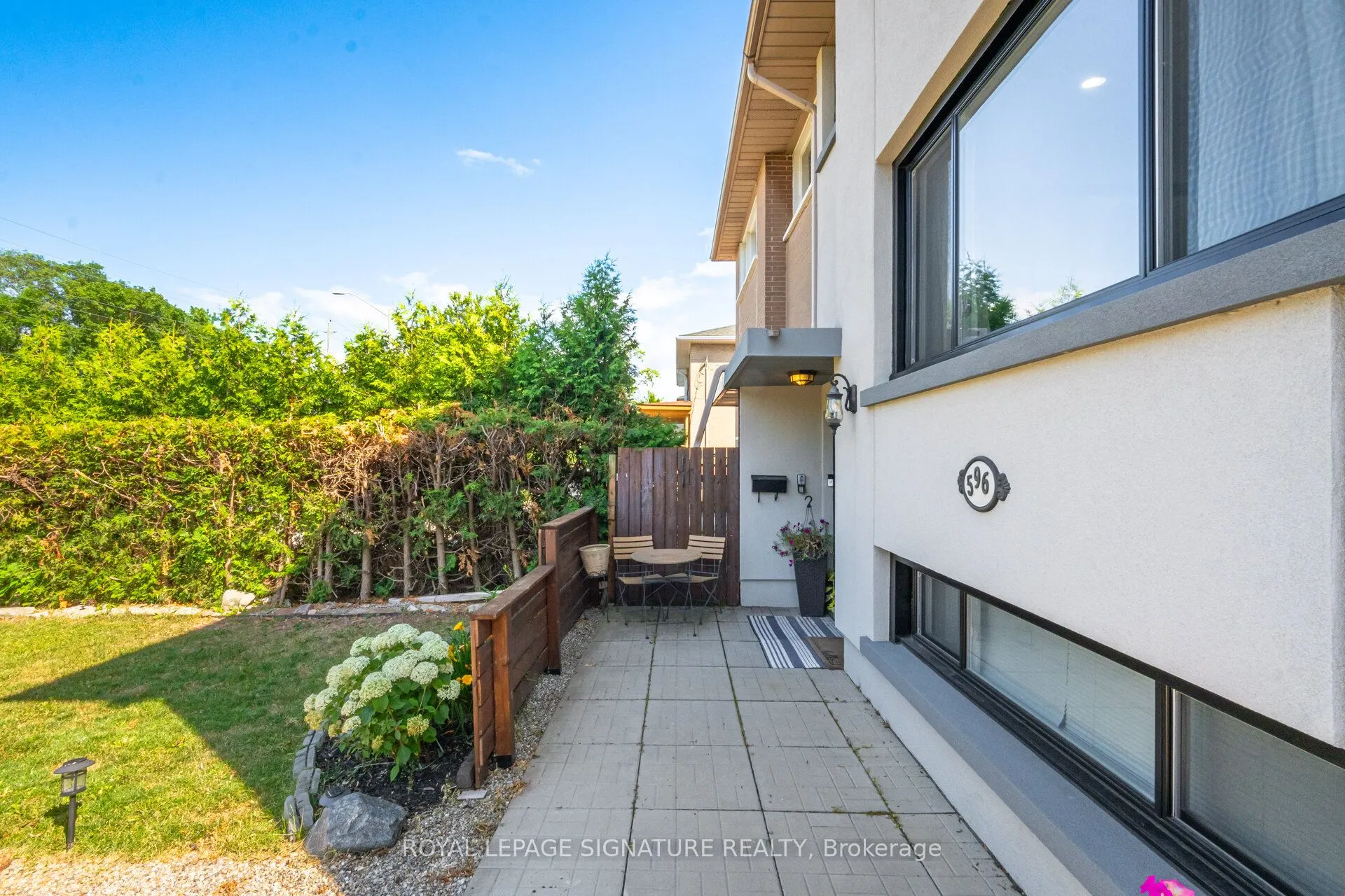 596 Appleby Line