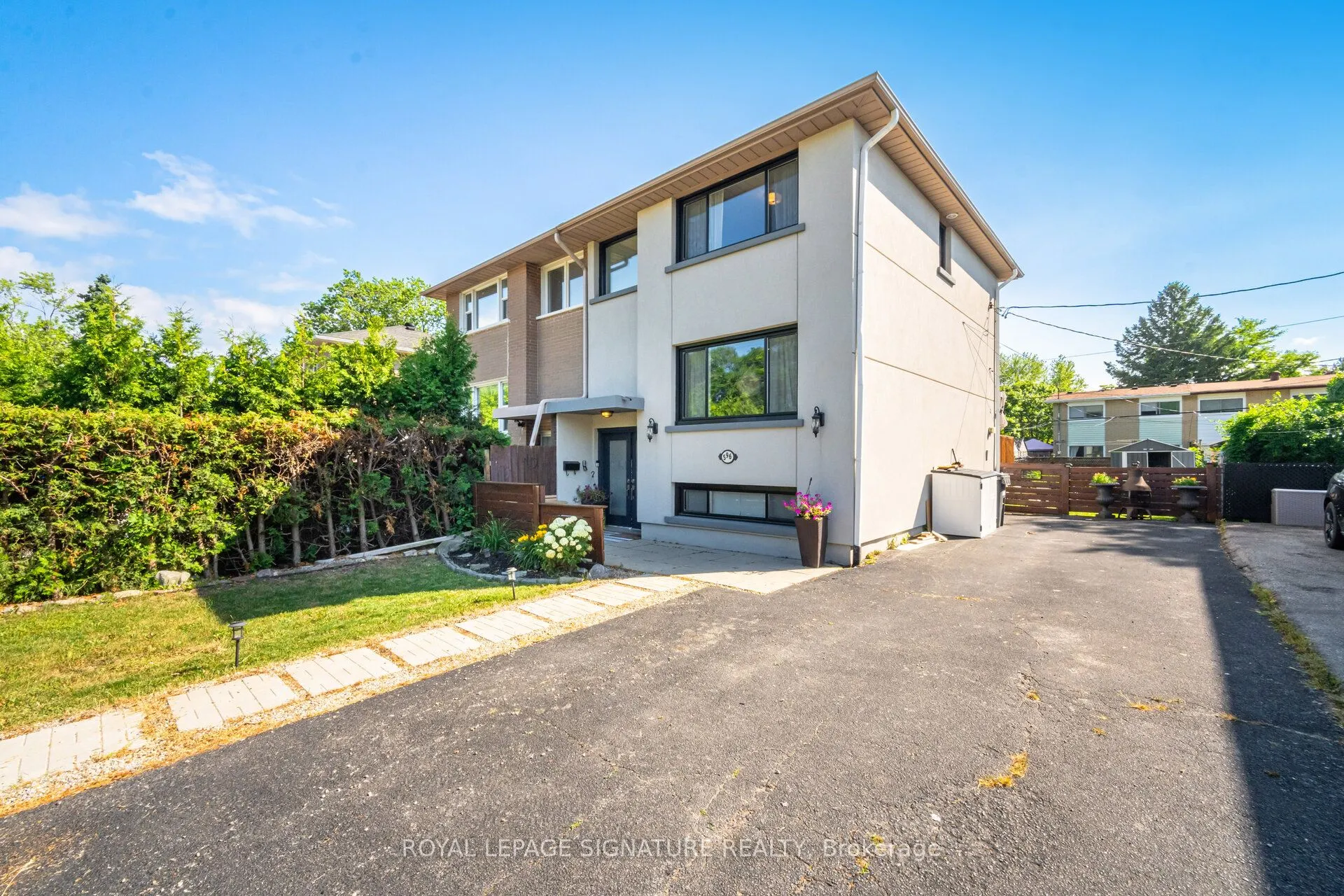 596 Appleby Line