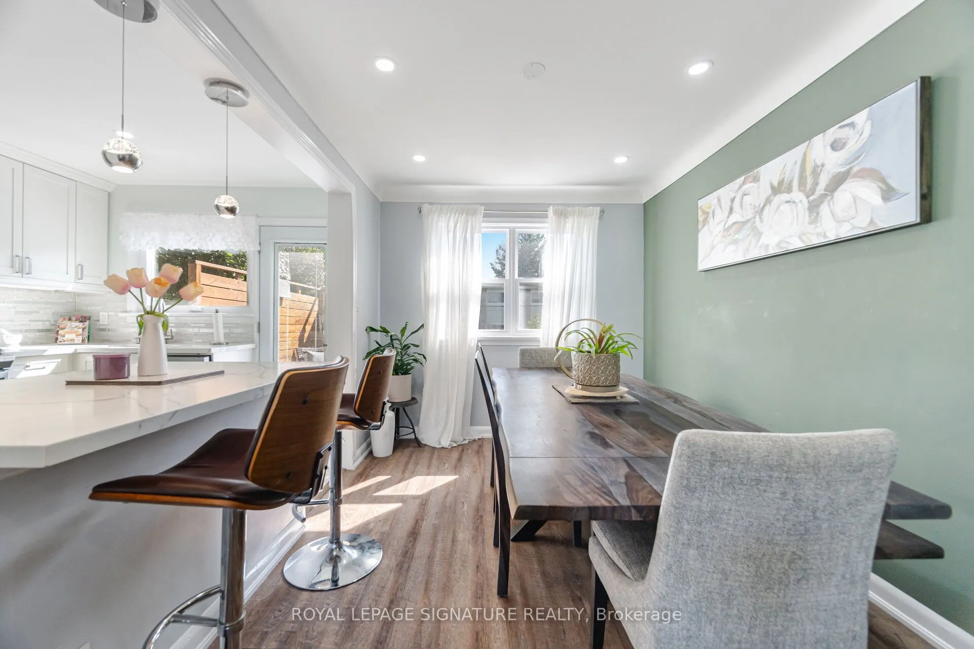 596 Appleby Line