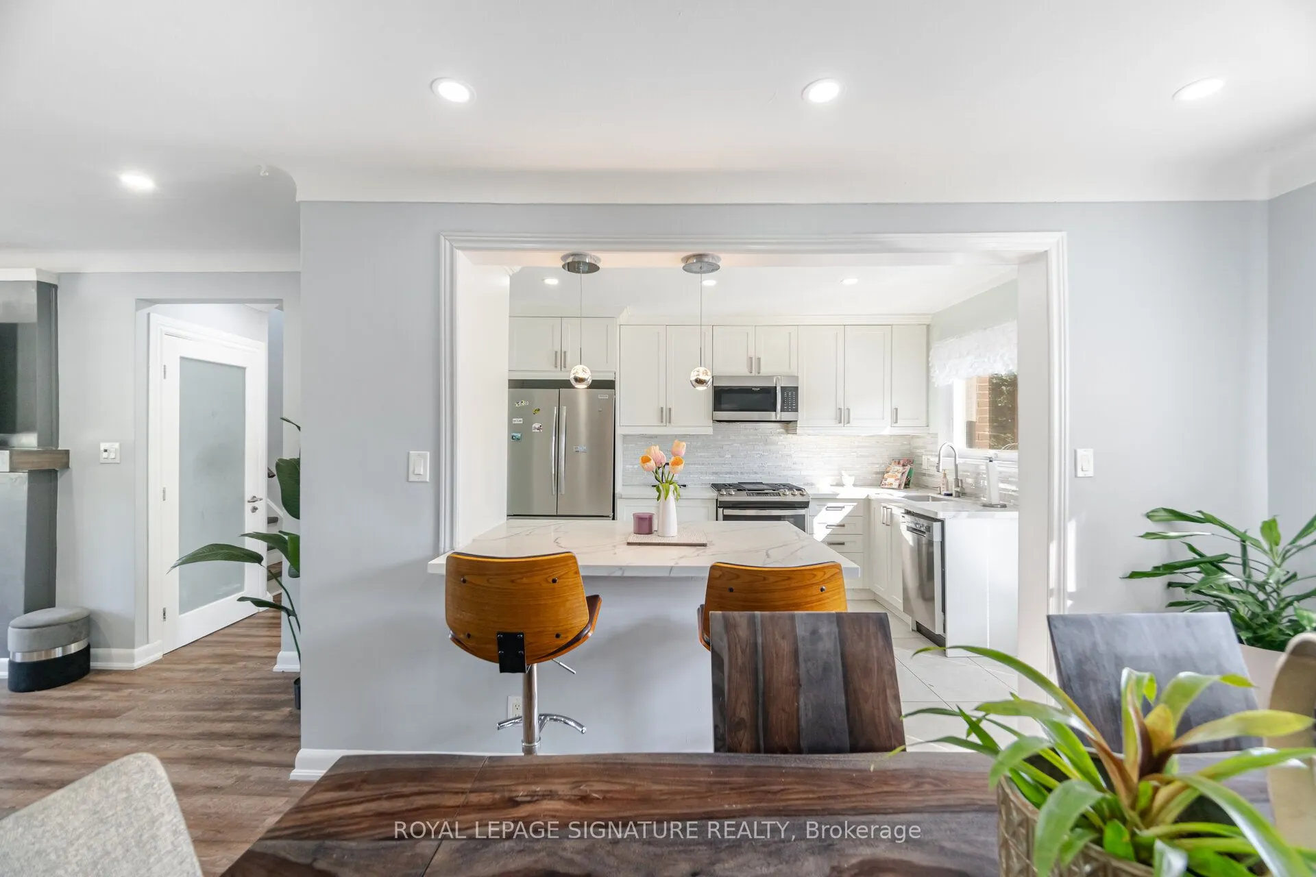596 Appleby Line