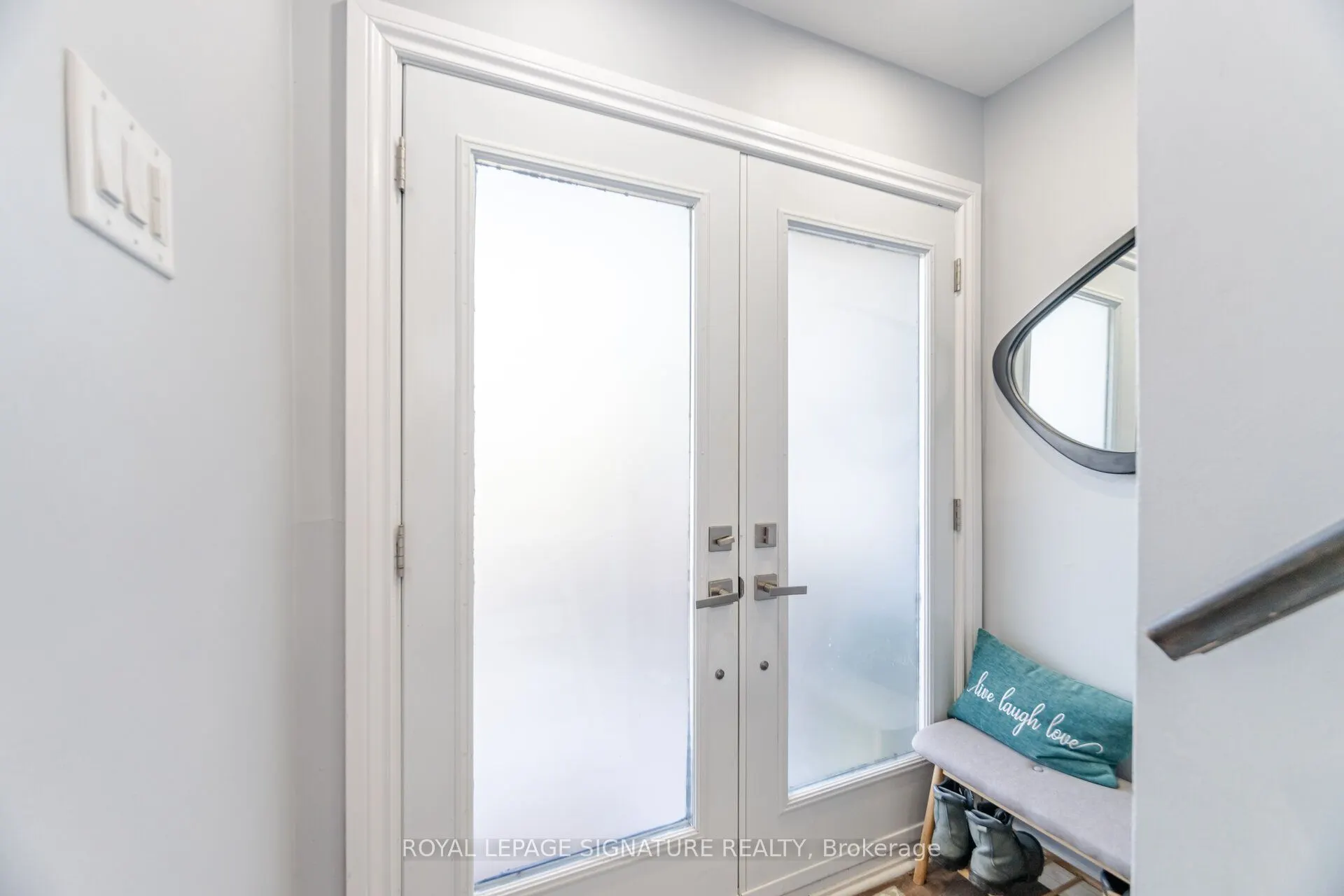 596 Appleby Line
