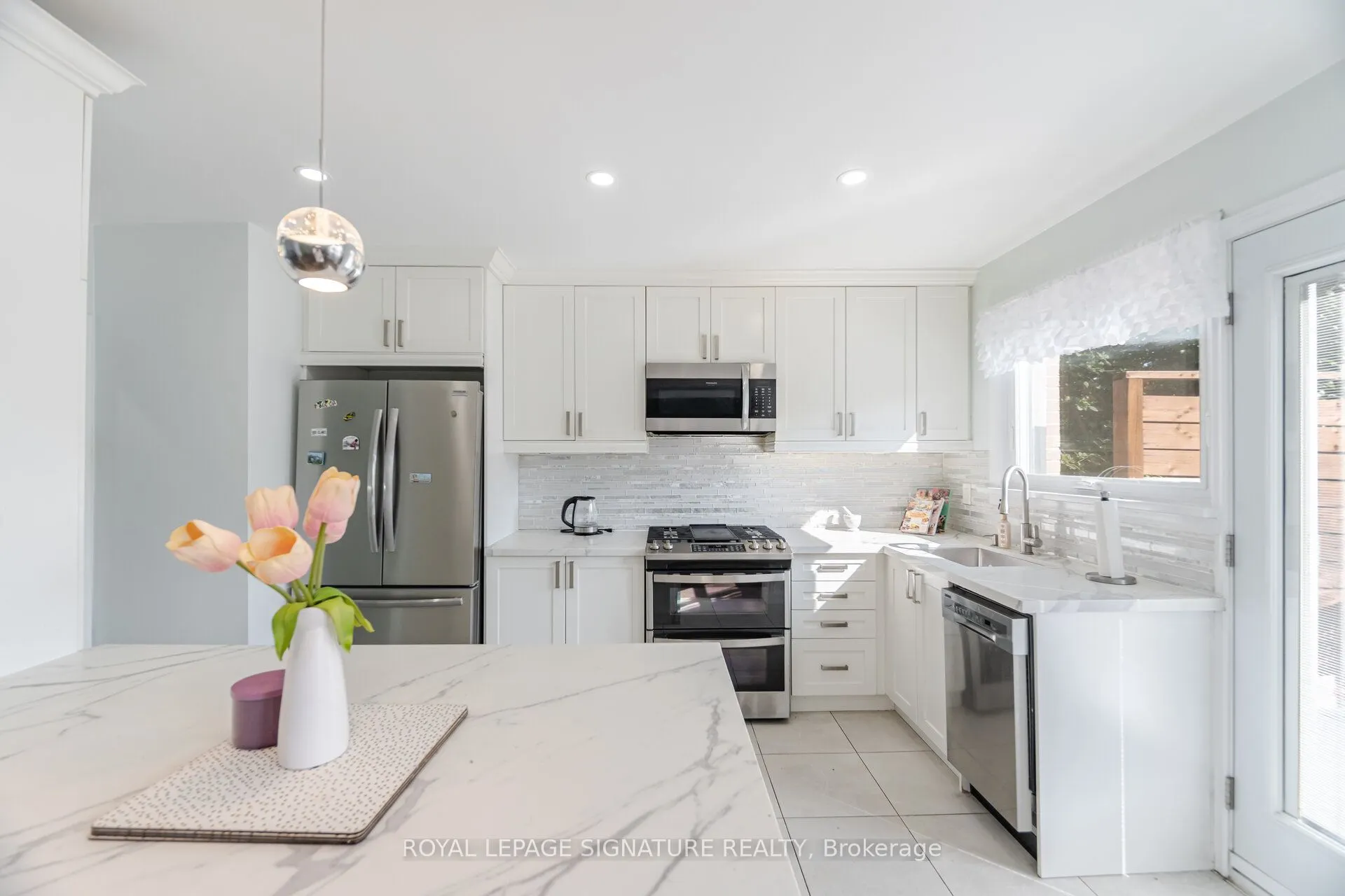 596 Appleby Line