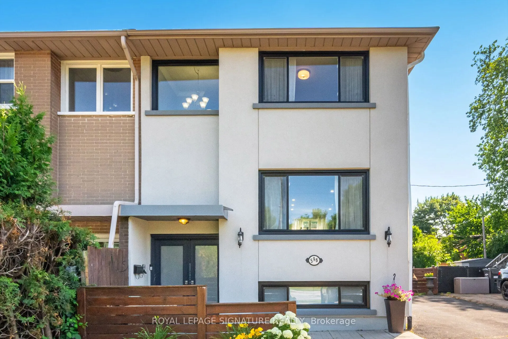 596 Appleby Line