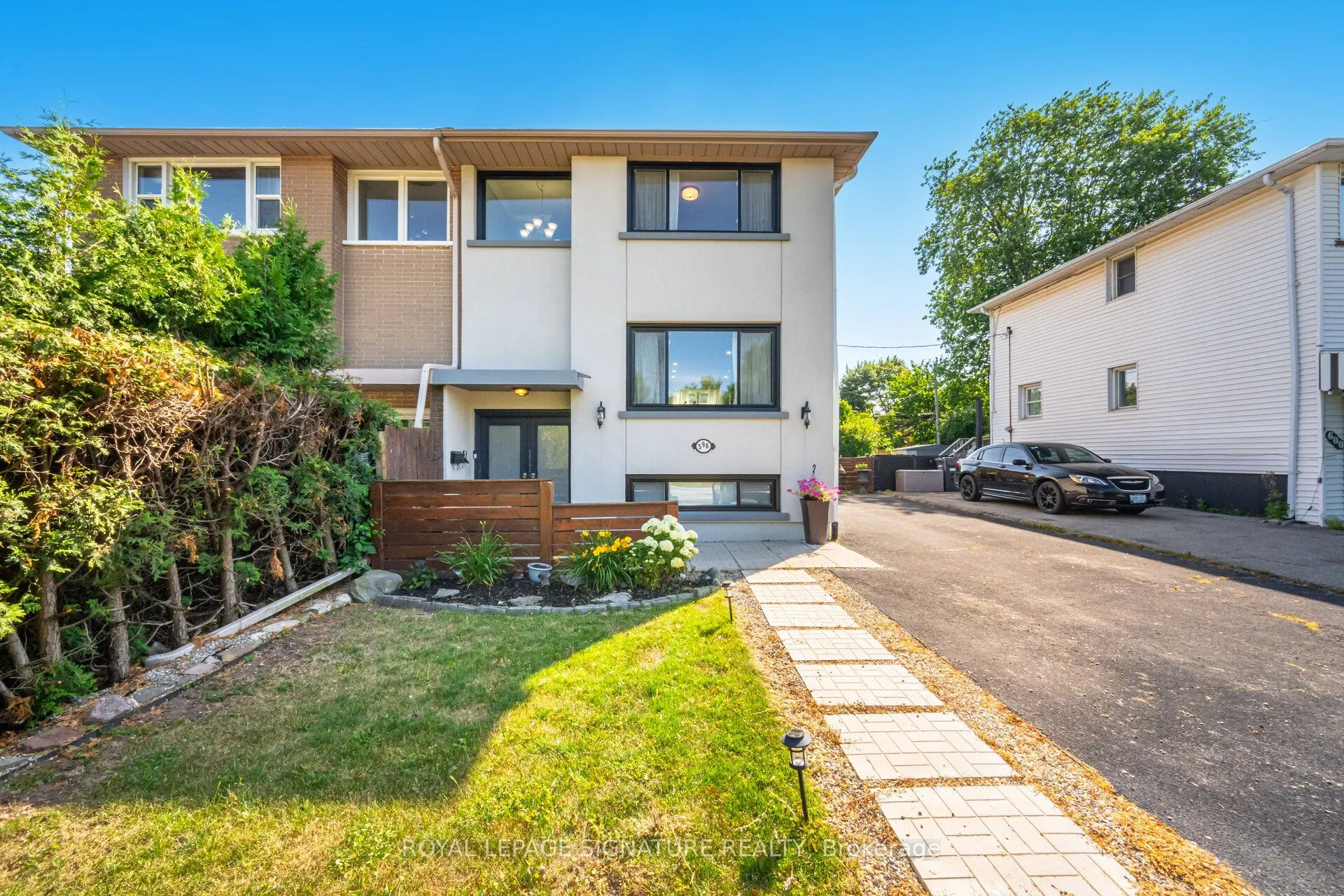 596 Appleby Line