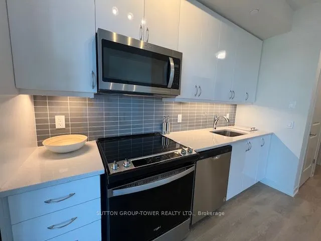 38 Annie Craig Drive, #811