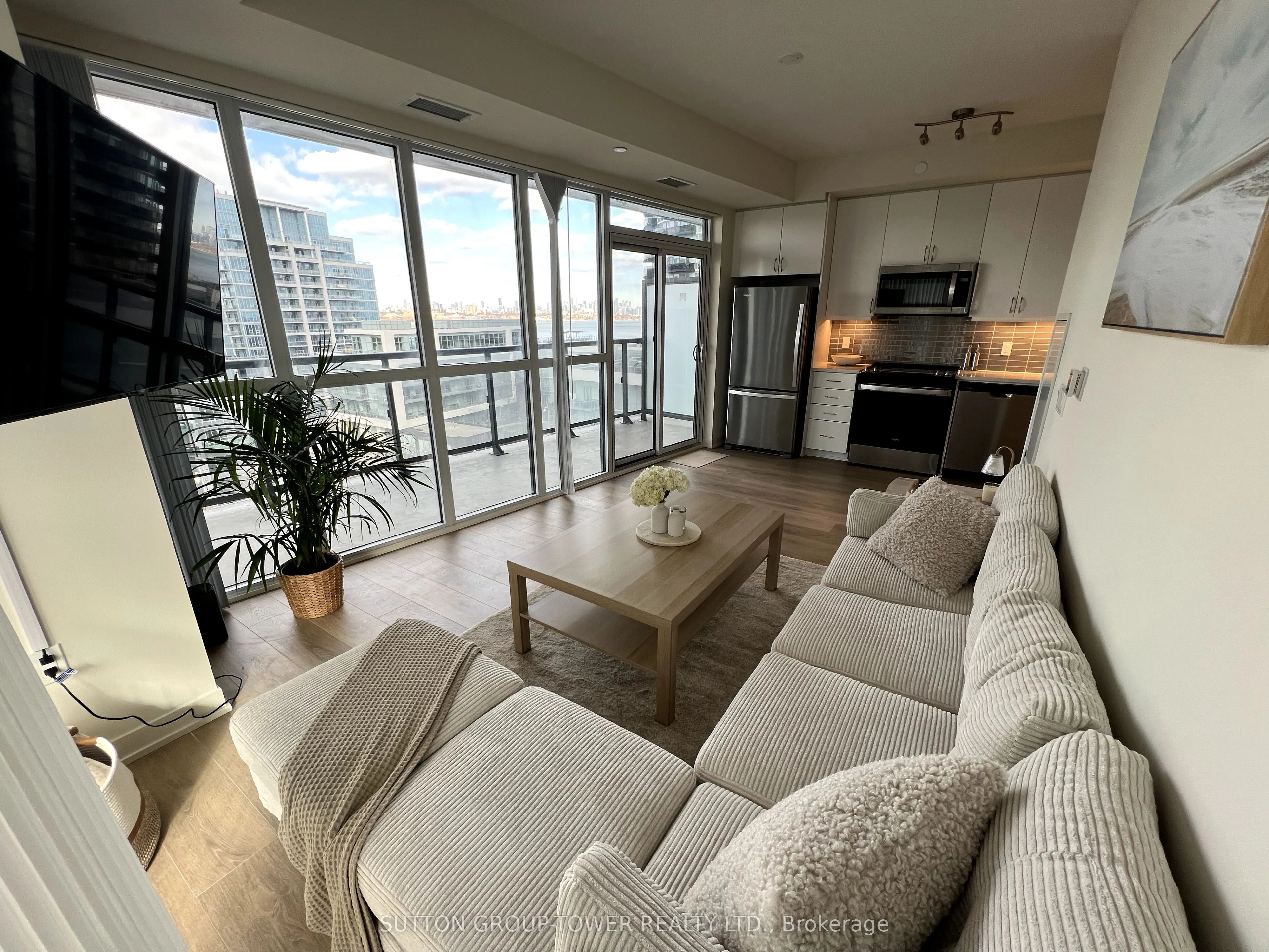 38 Annie Craig Drive, #811