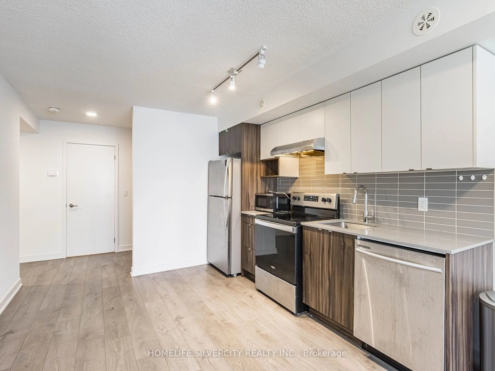 1141 Cooke Boulevard, #403