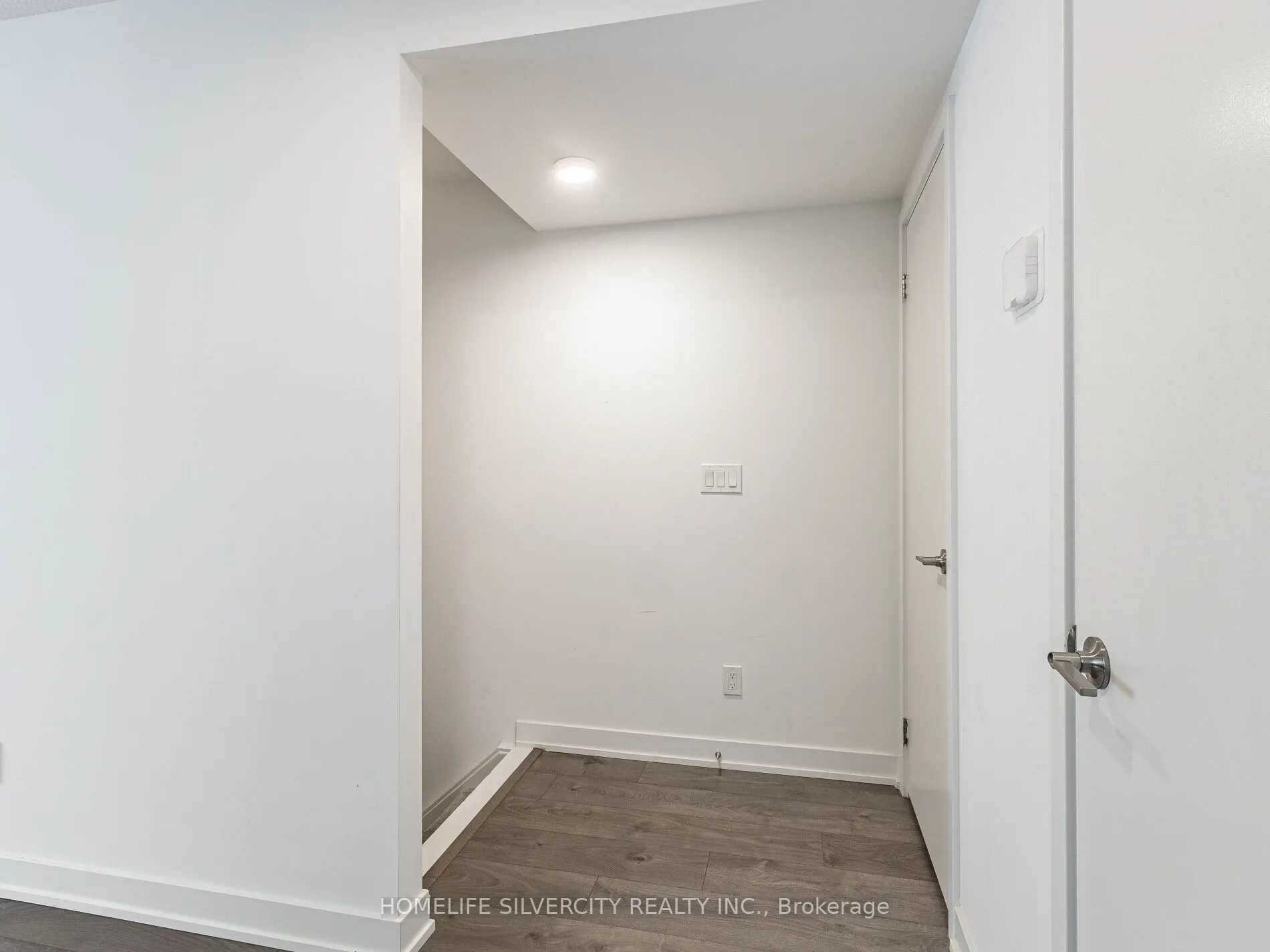 1141 Cooke Boulevard, #403