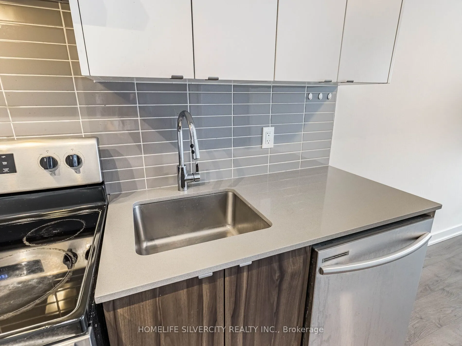 1141 Cooke Boulevard, #403