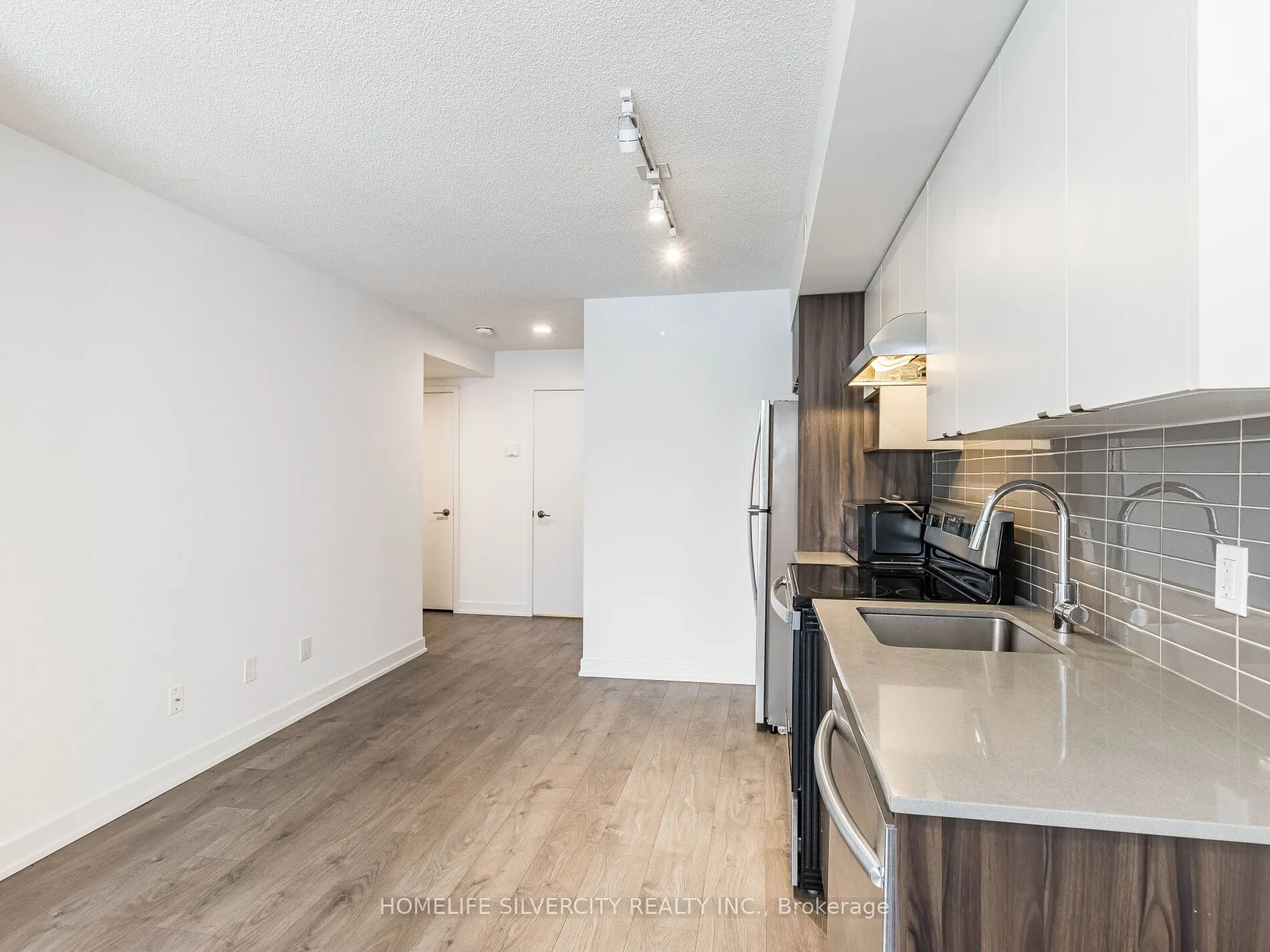 1141 Cooke Boulevard, #403