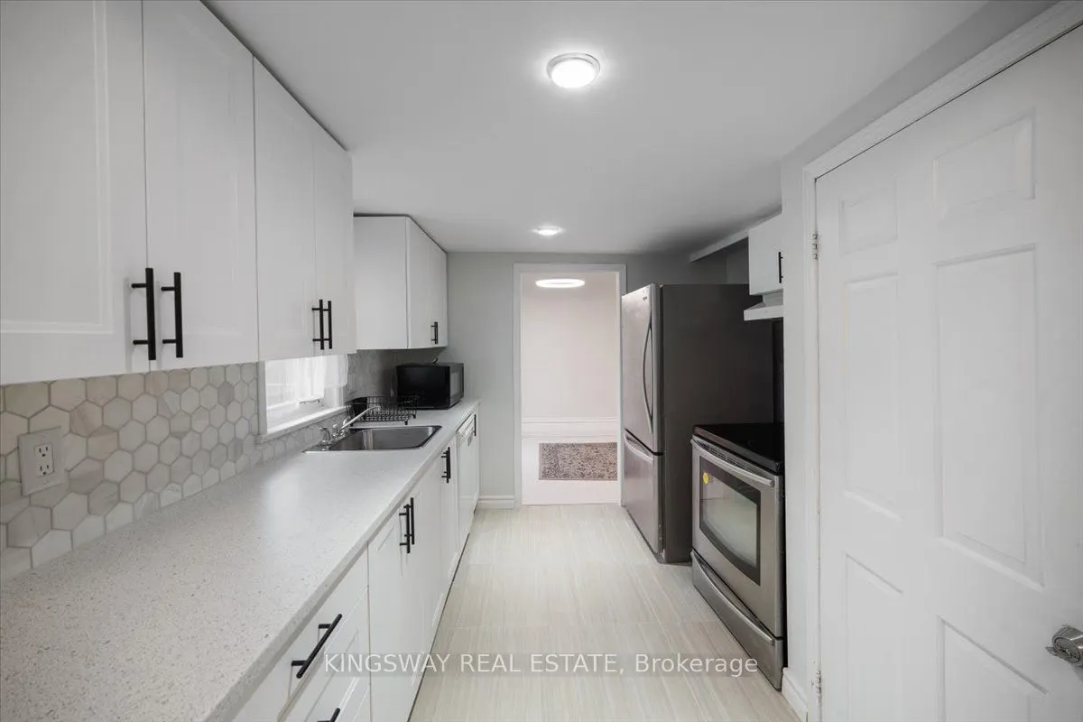 1144 Fisher Avenue, #UPPER
