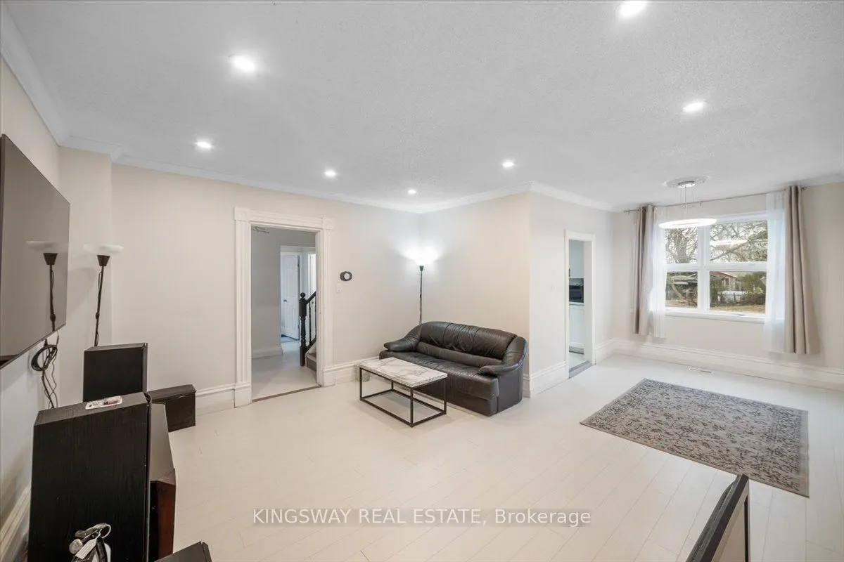 1144 Fisher Avenue, #UPPER