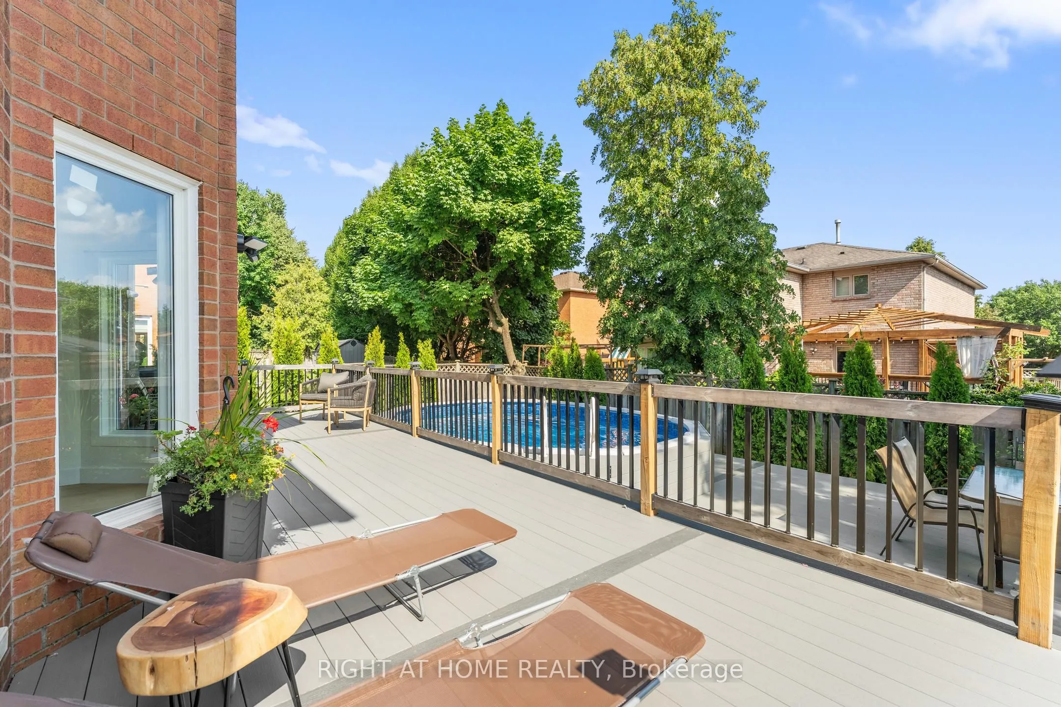 1186 Glenashton Drive