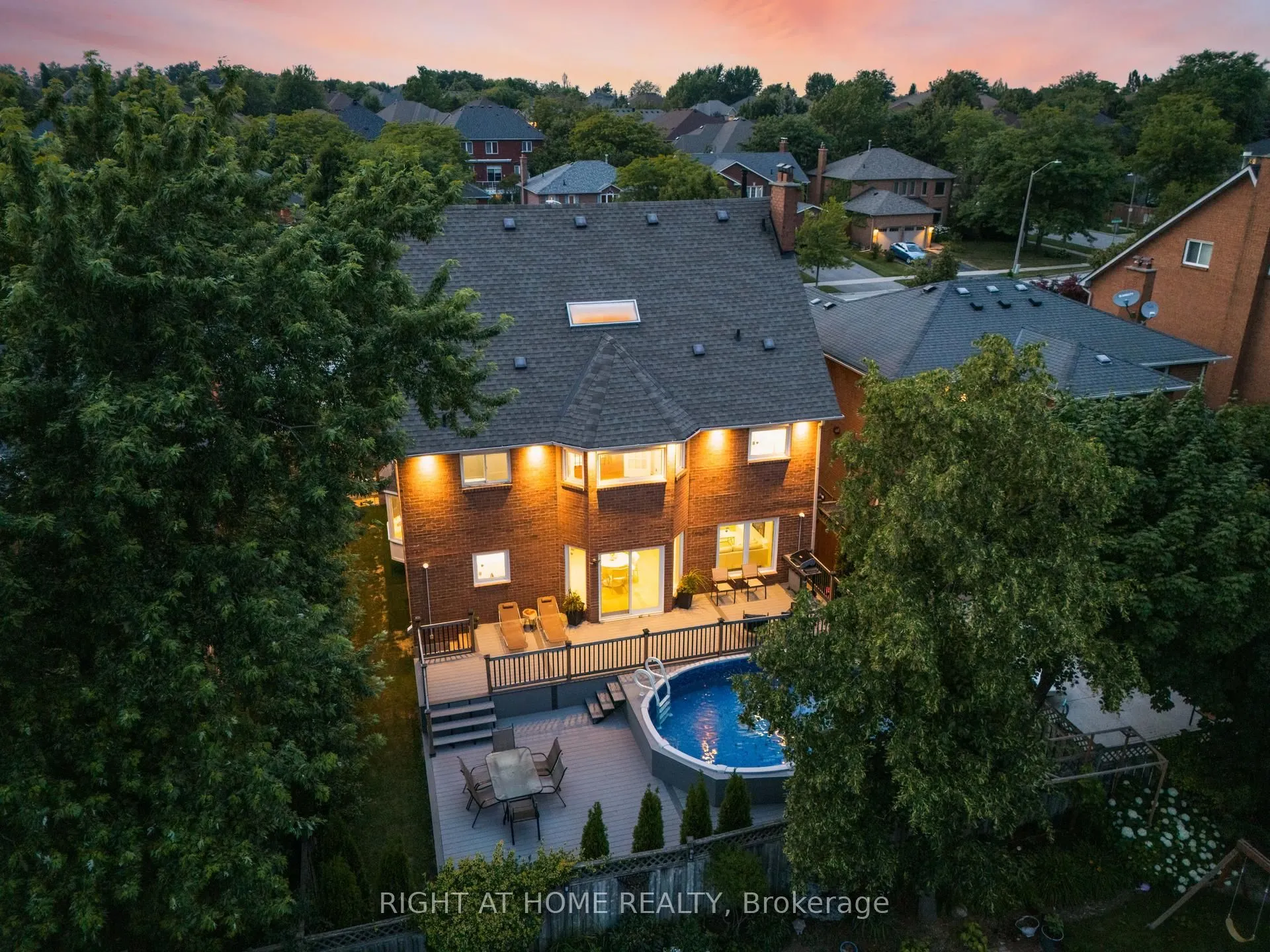 1186 Glenashton Drive