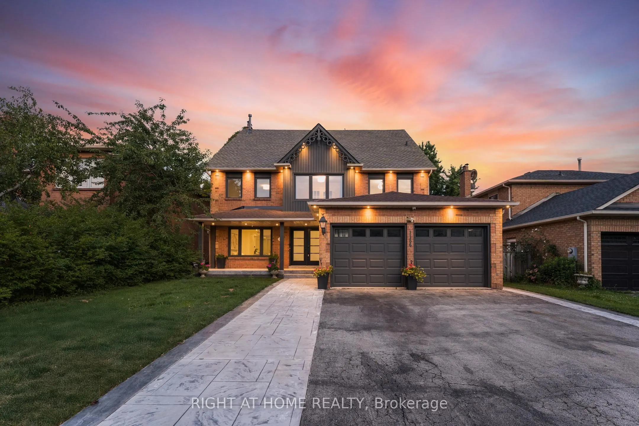 1186 Glenashton Drive