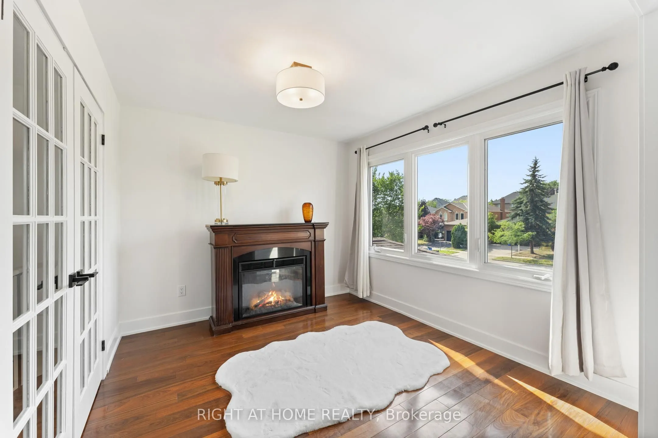 1186 Glenashton Drive