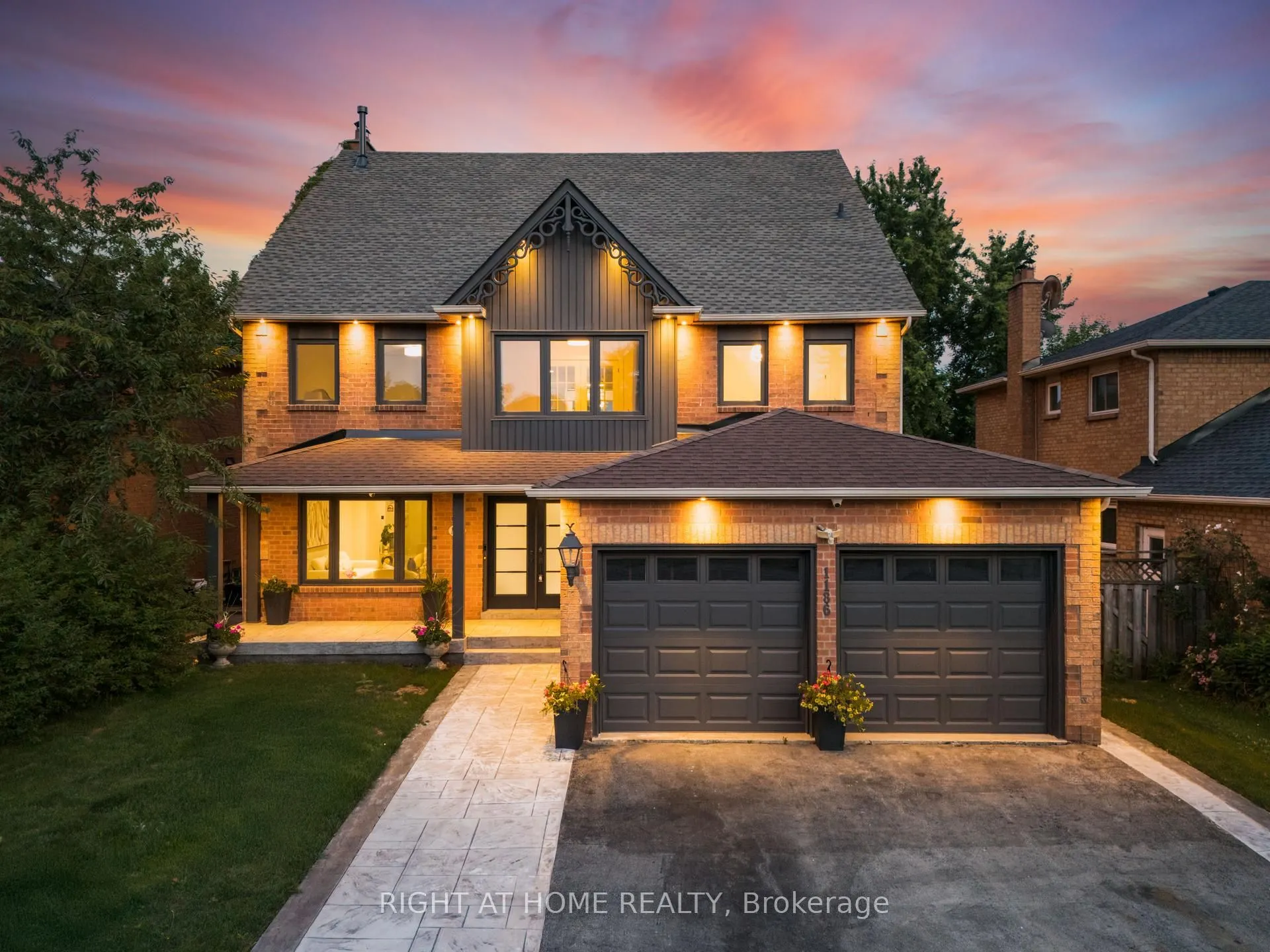 1186 Glenashton Drive