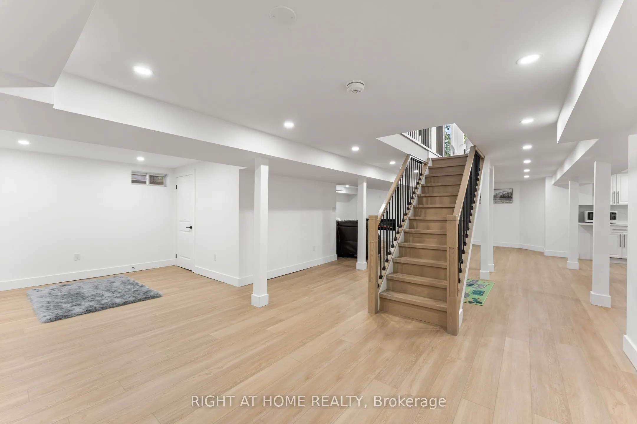 1186 Glenashton Drive