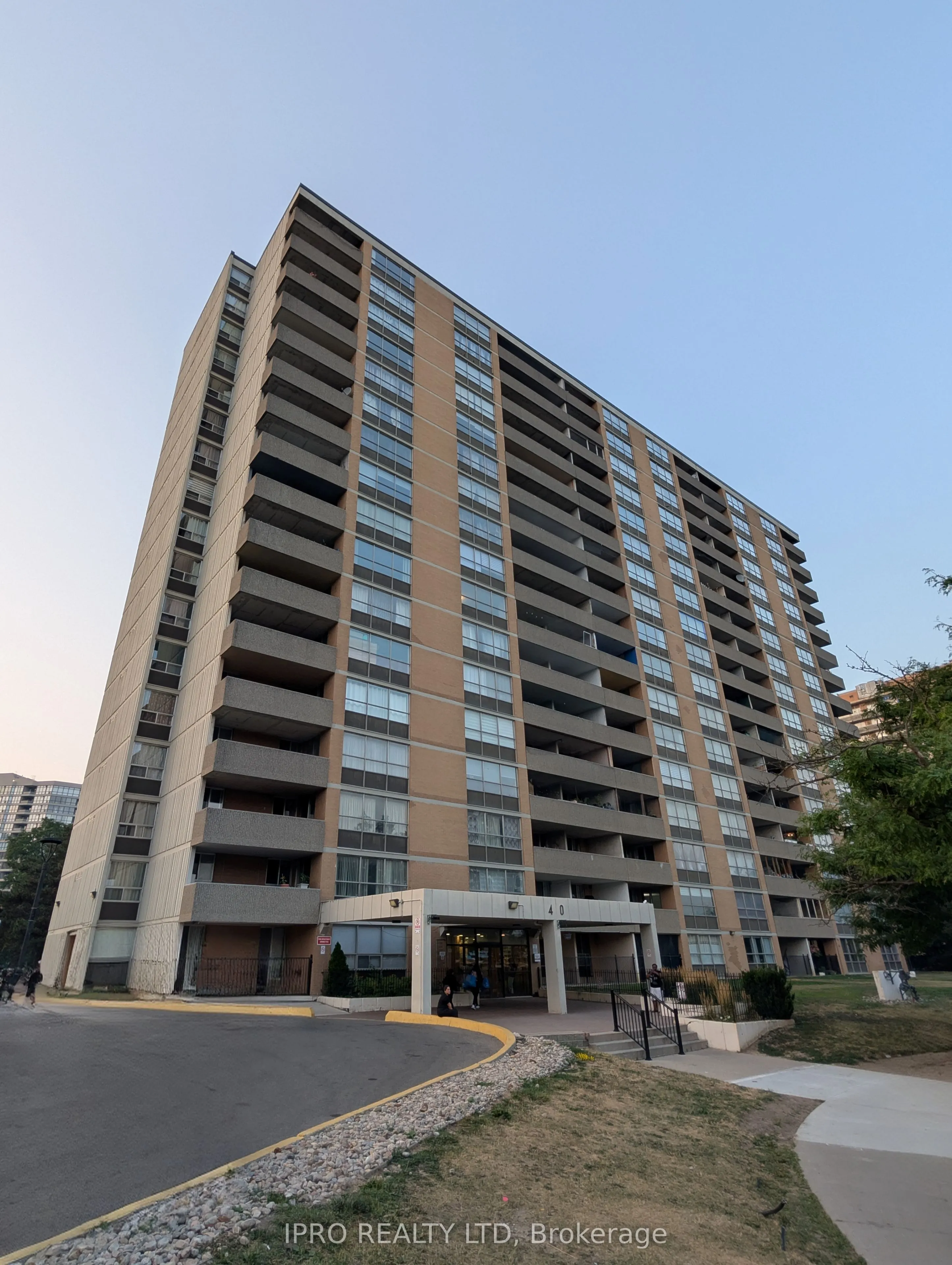 40 Panorama Court, #412