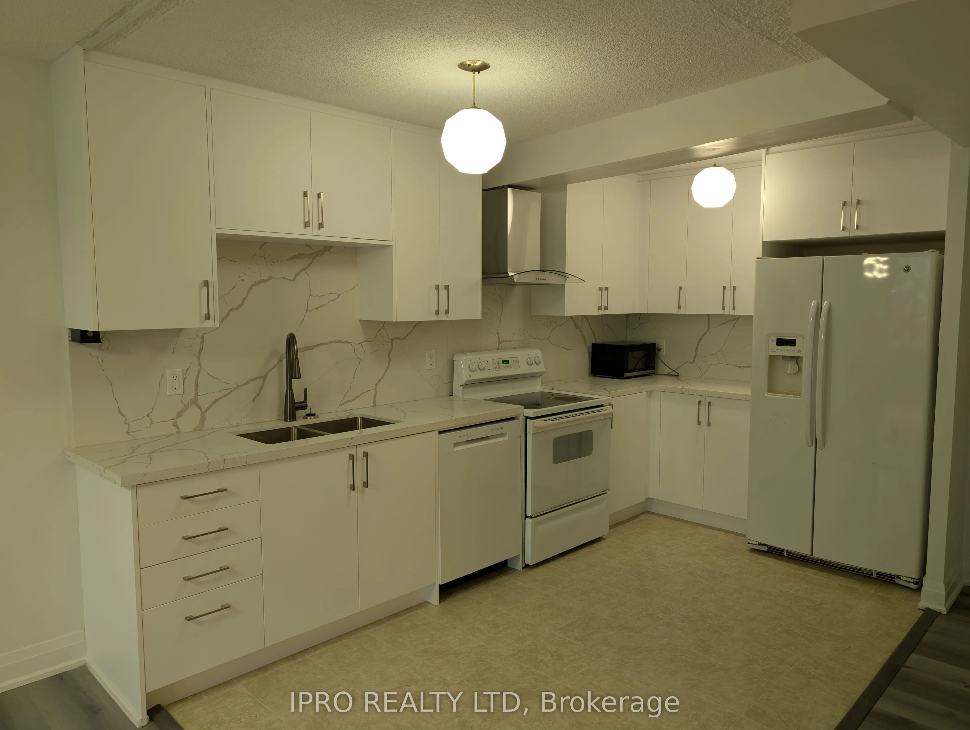40 Panorama Court, #412