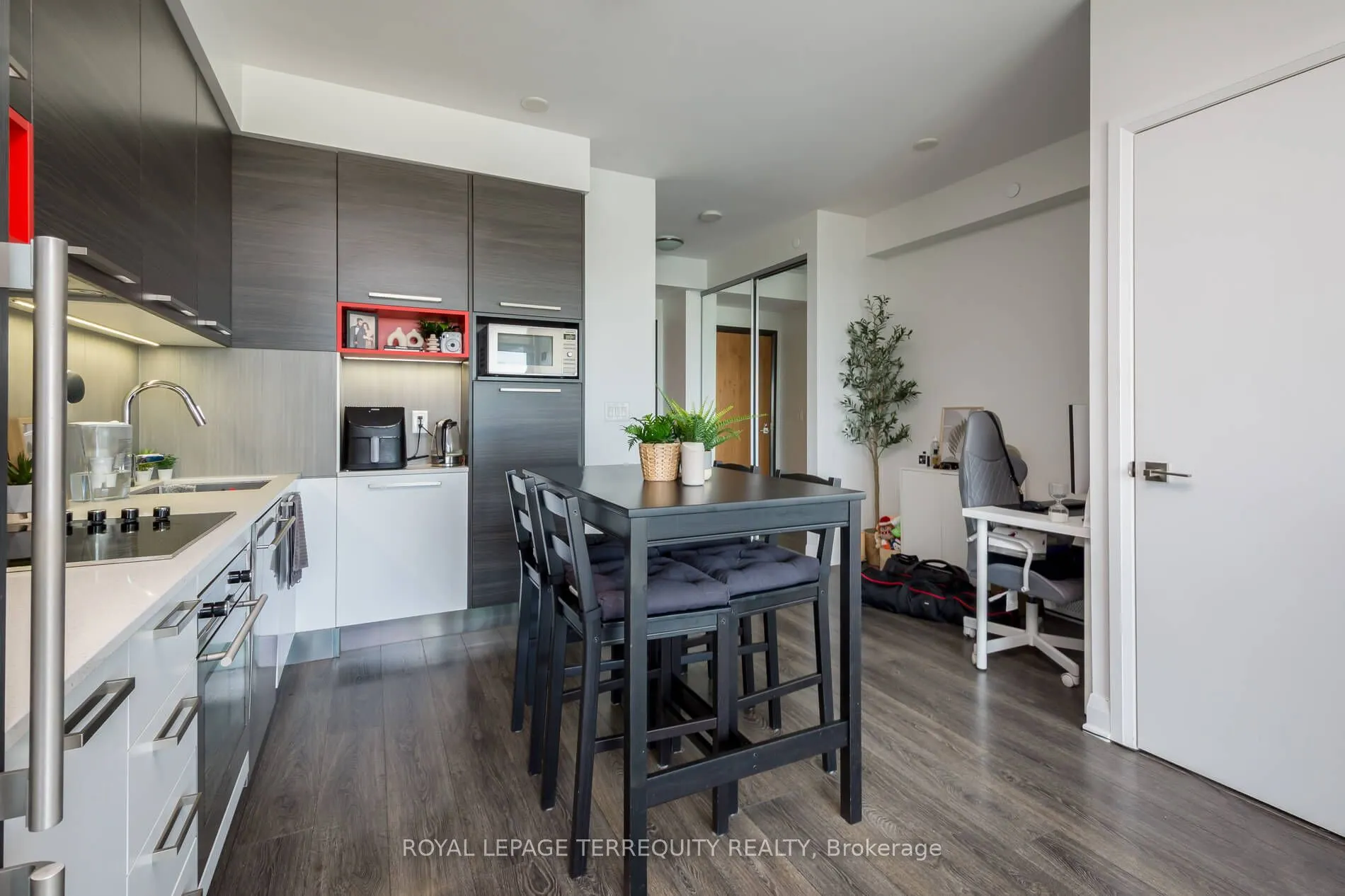 36 Park Lawn Road, #3306