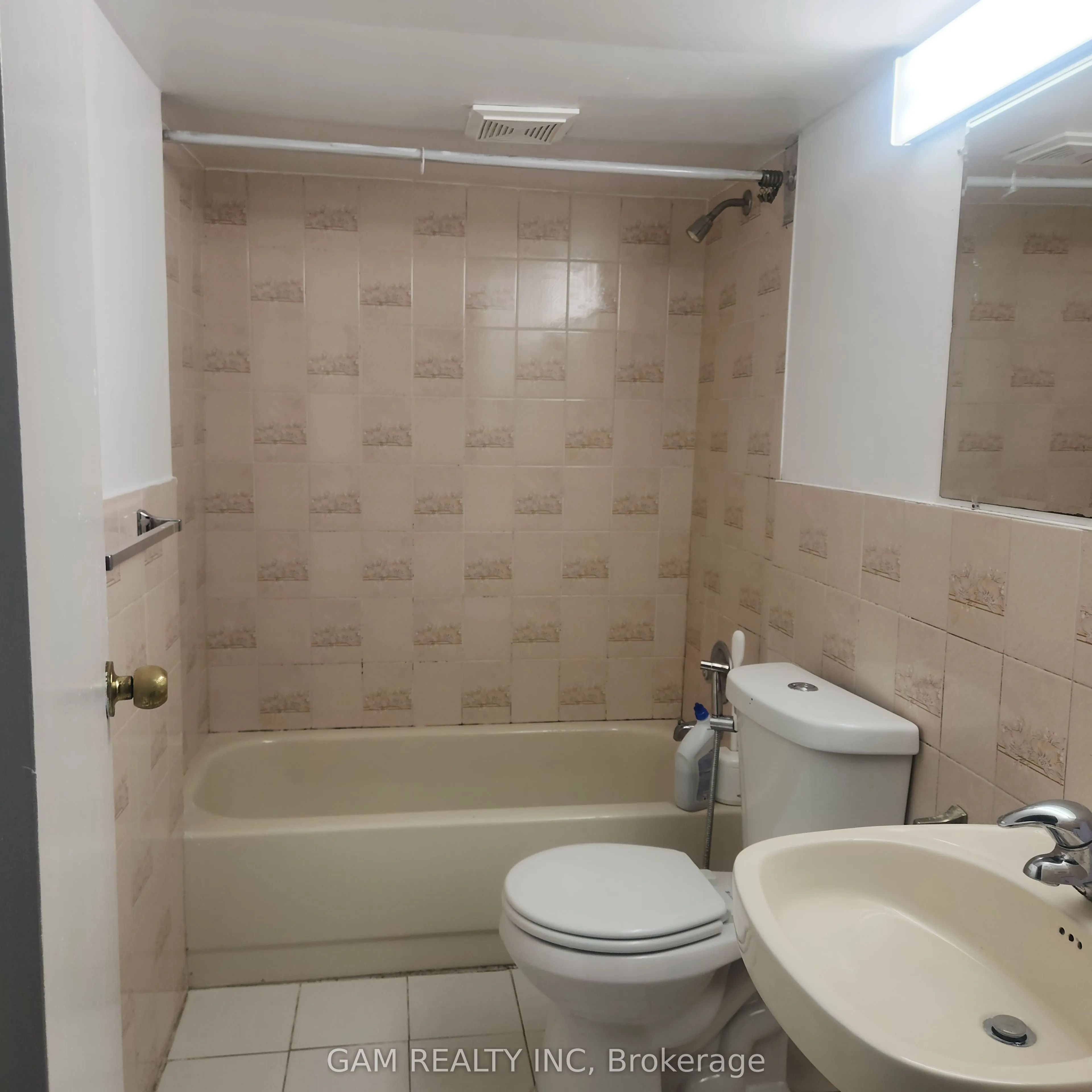 200 Kingsbridge Garden Circle, #Bsmt