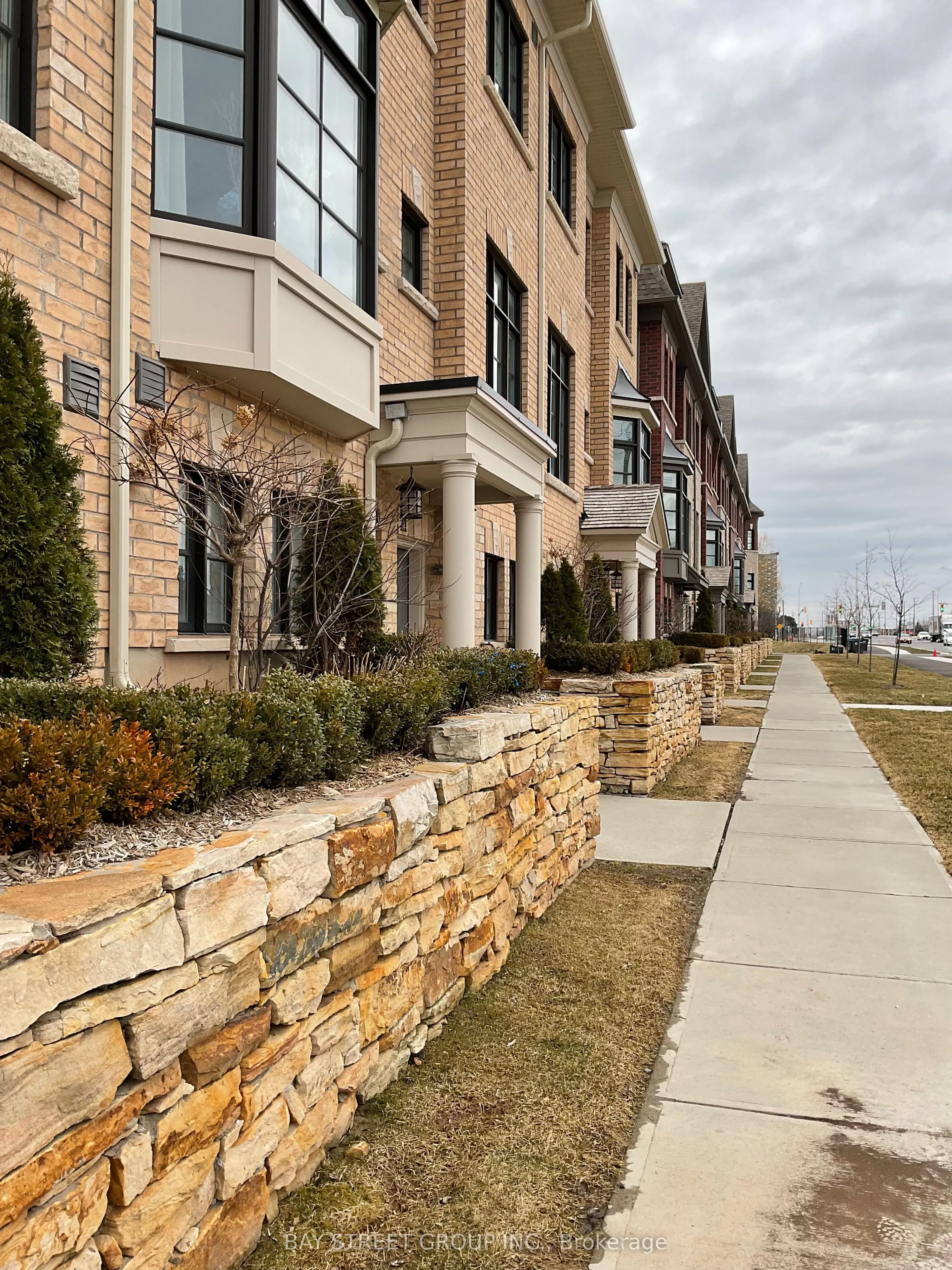 2172 Trafalgar Road, ##14