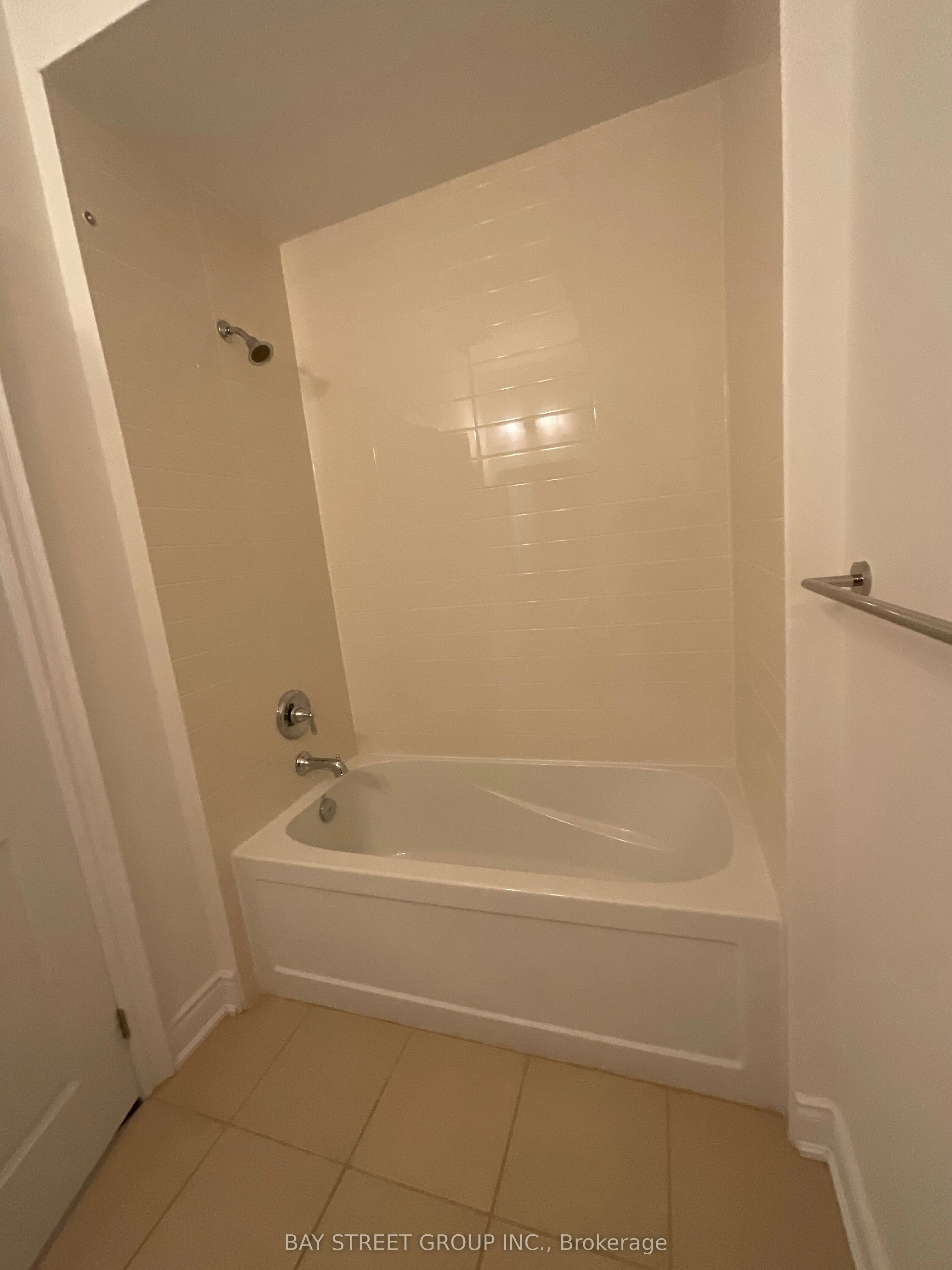 2172 Trafalgar Road, ##14